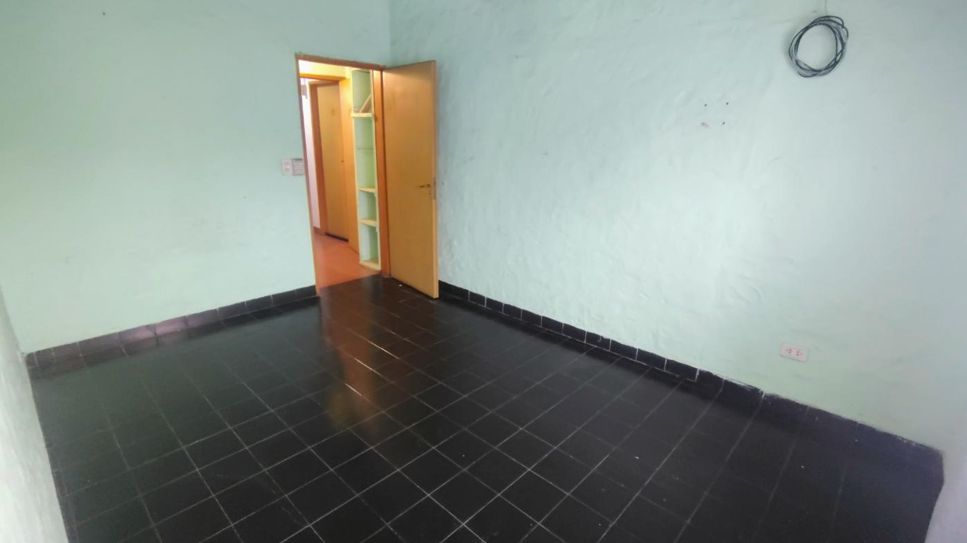Venta Taller/Galpón Beccar + 7 Monoambientes Indep
