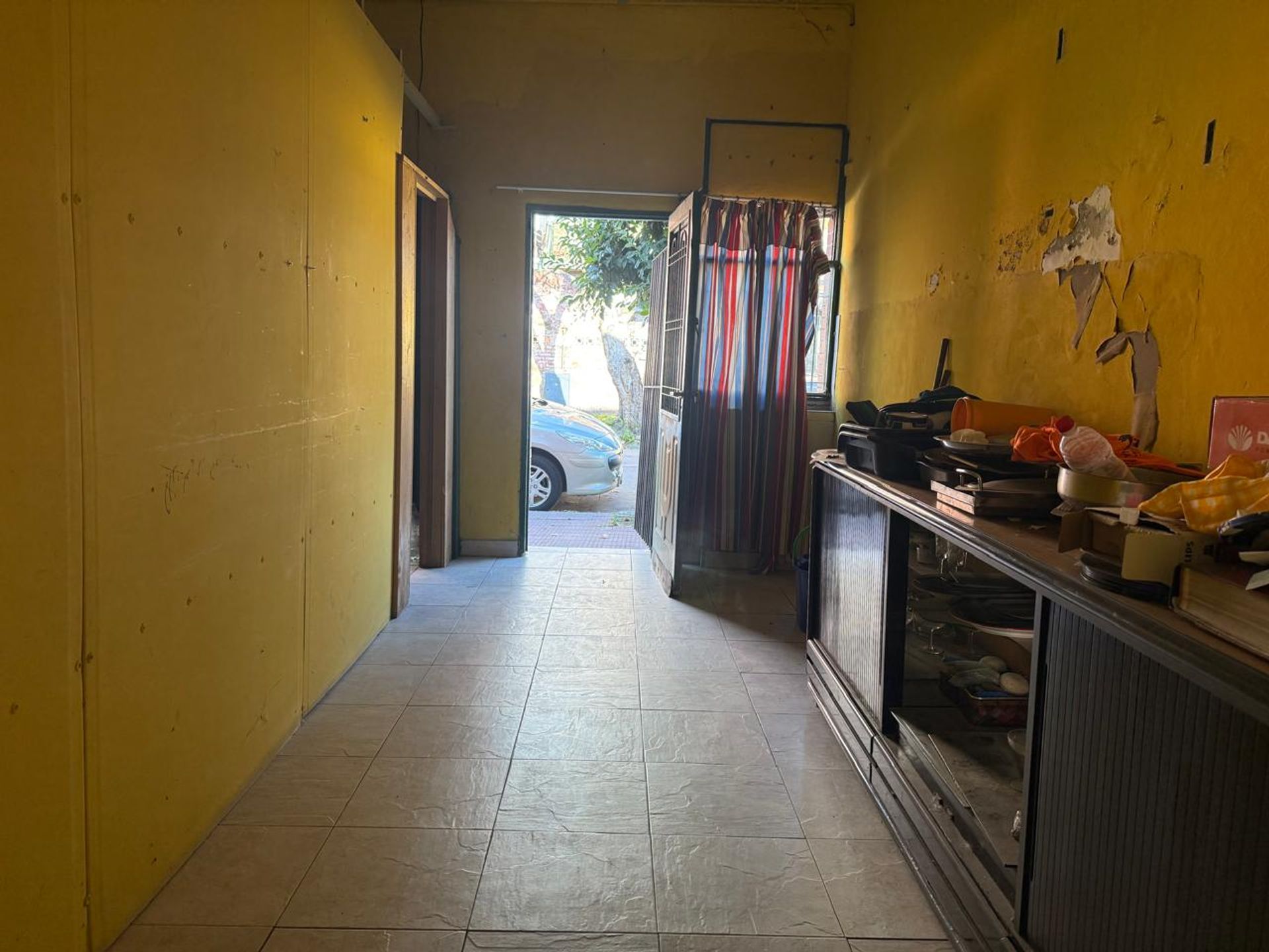 Venta Casa con Local y Gran Potencial en Virreyes