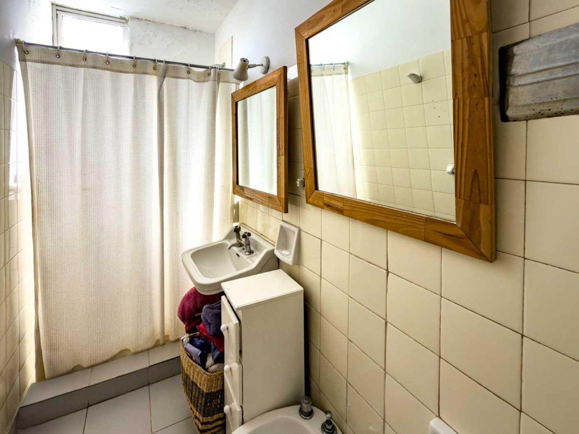 Tres Ambientes En Venta Con Balcon / Piso Alto