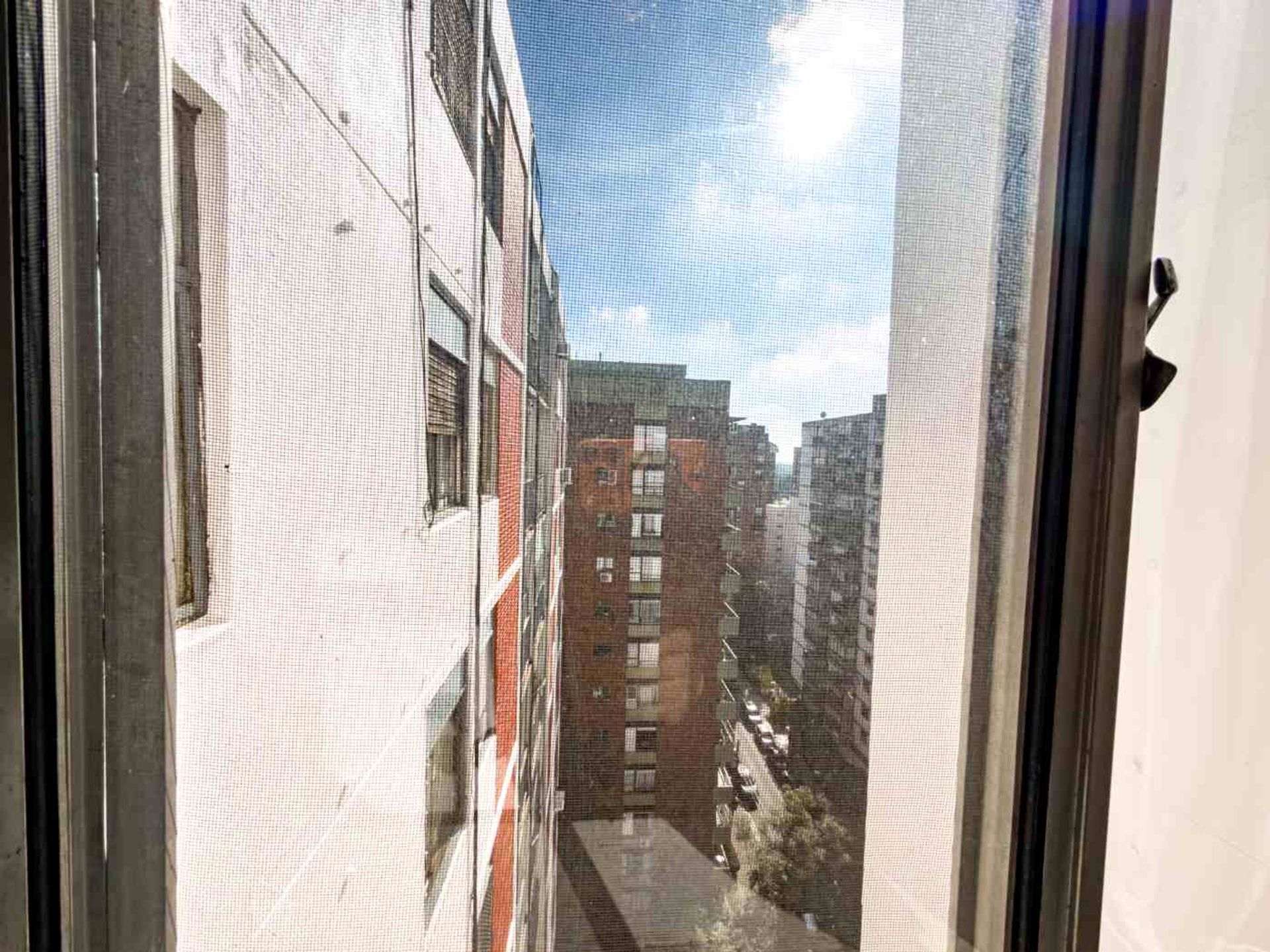 Tres Ambientes En Venta Con Balcon / Piso Alto