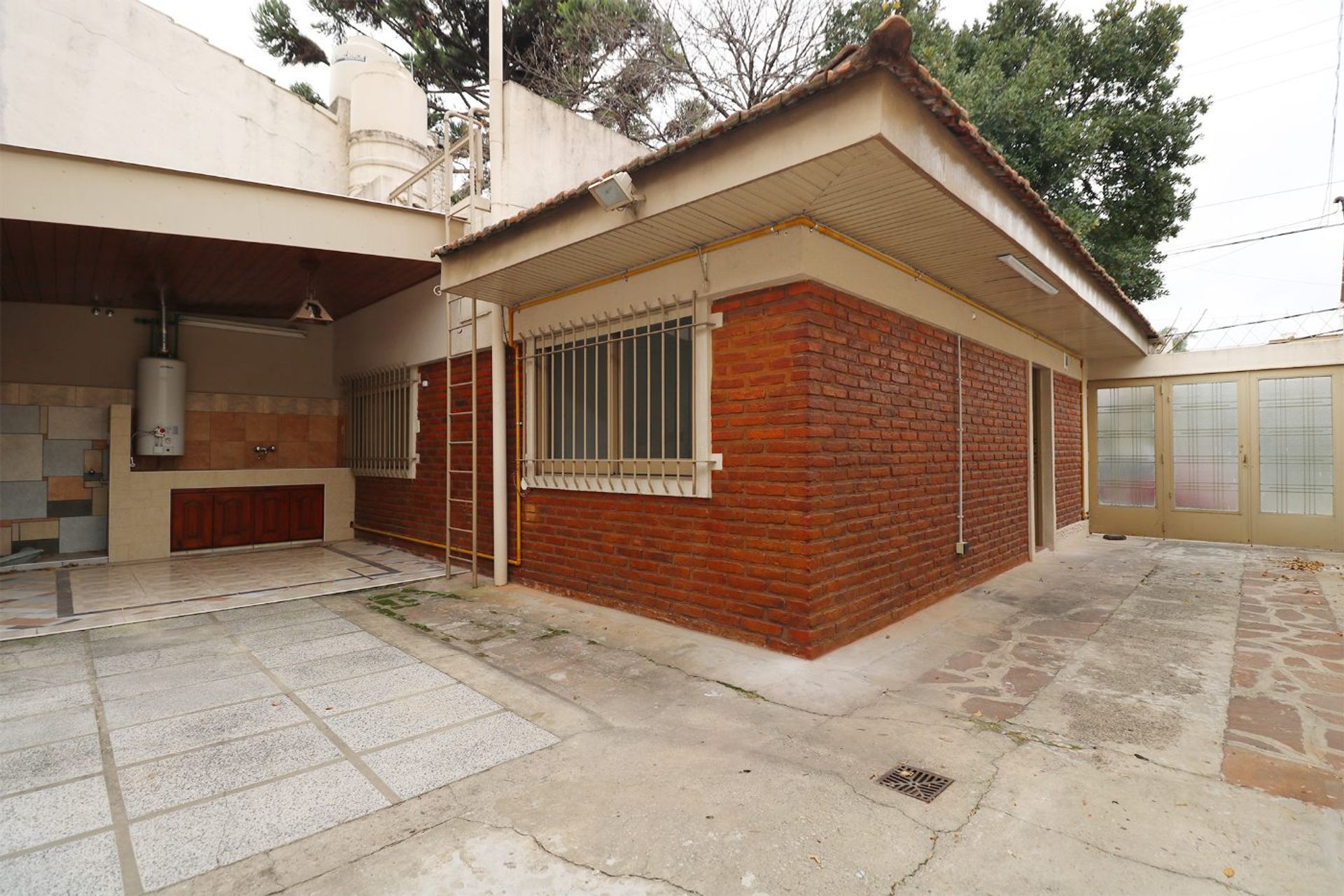 Venta Casa 3 amb en Martinez con patio y cochera!