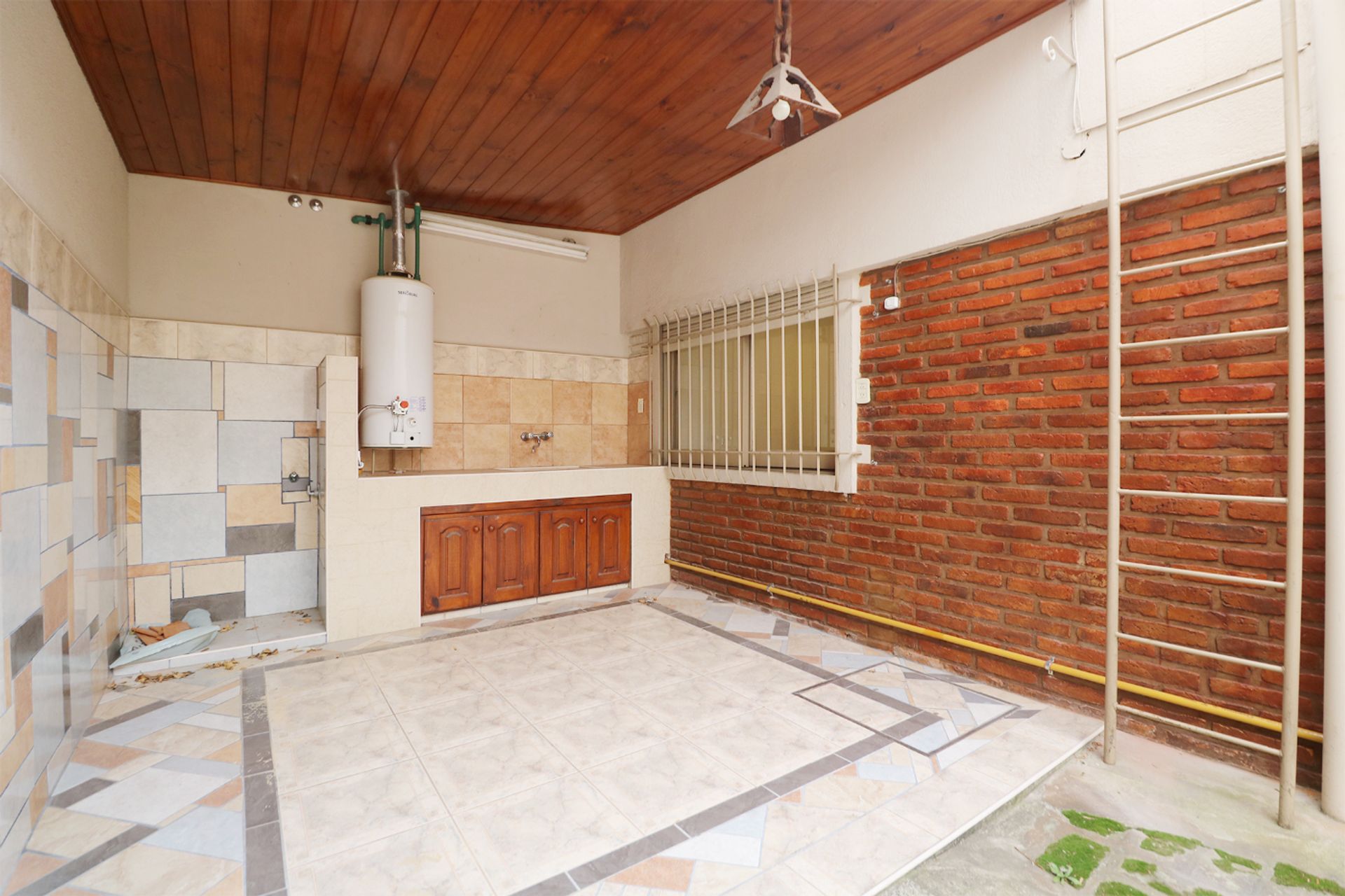 Venta Casa 3 amb en Martinez con patio y cochera!
