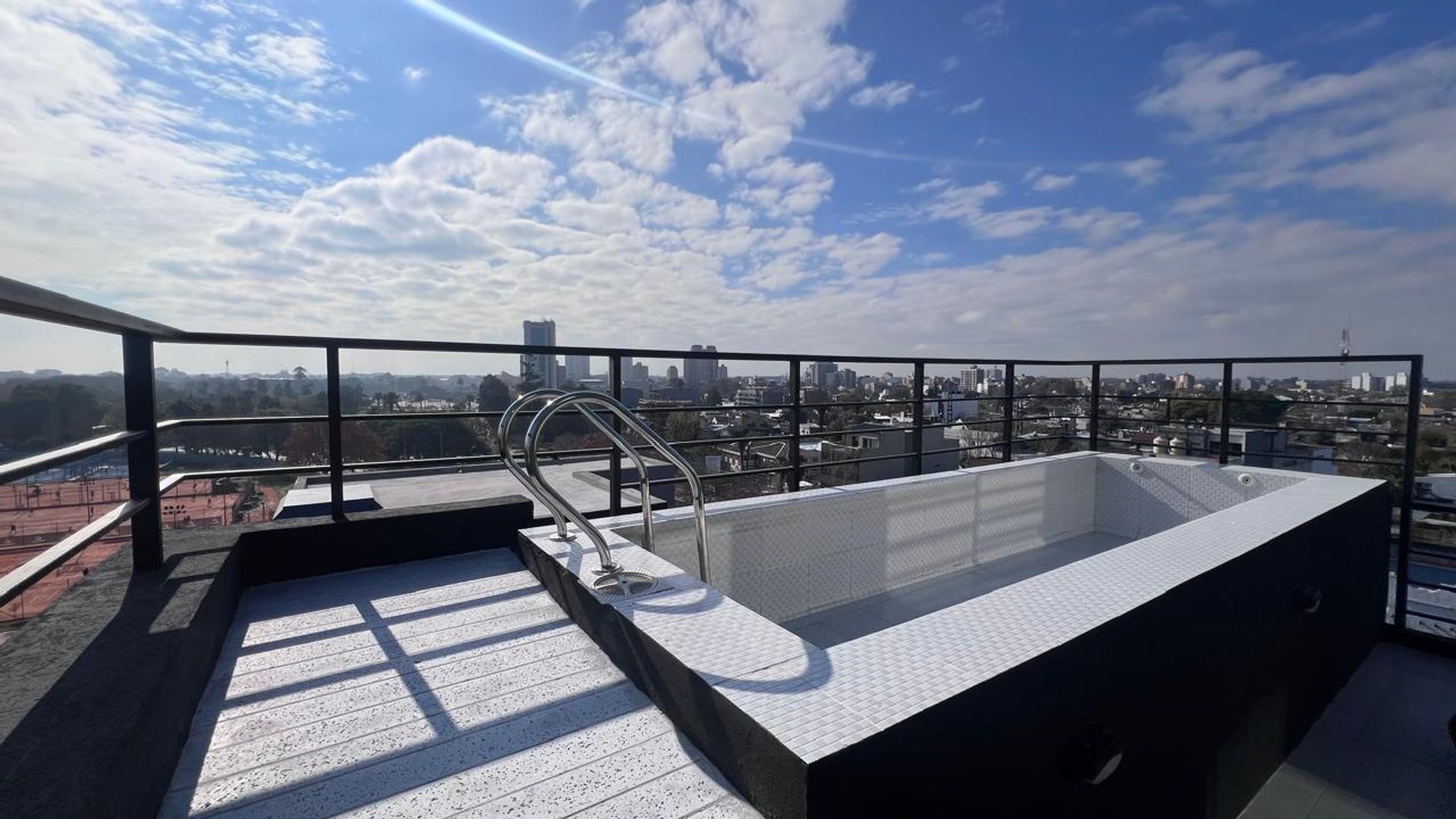 Venta Duplex 2 amb con cochera en Tigre Centro