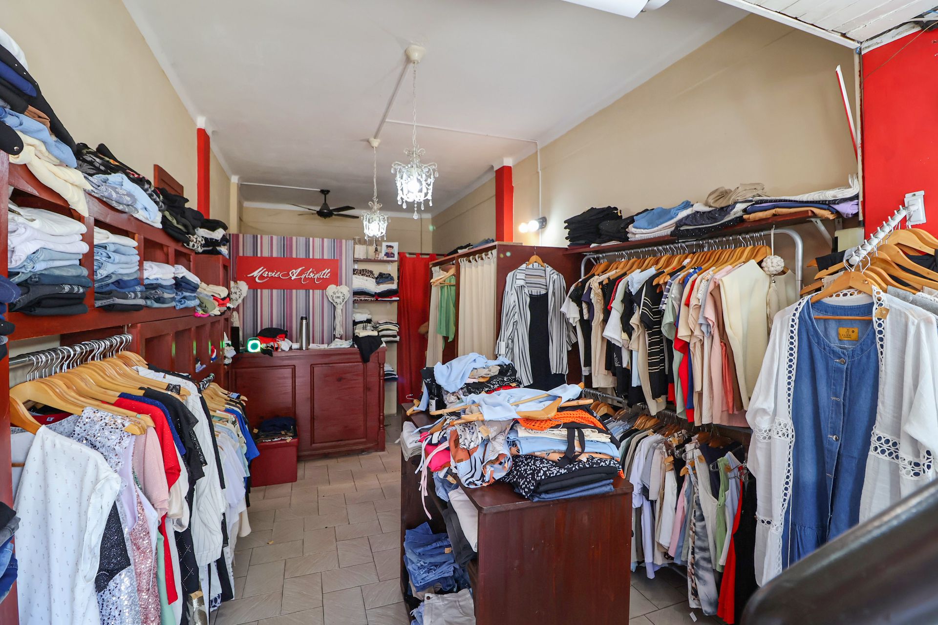 VENTA 2 LOCALES COMERCIALES Y CASA 5 amb / PARQUE