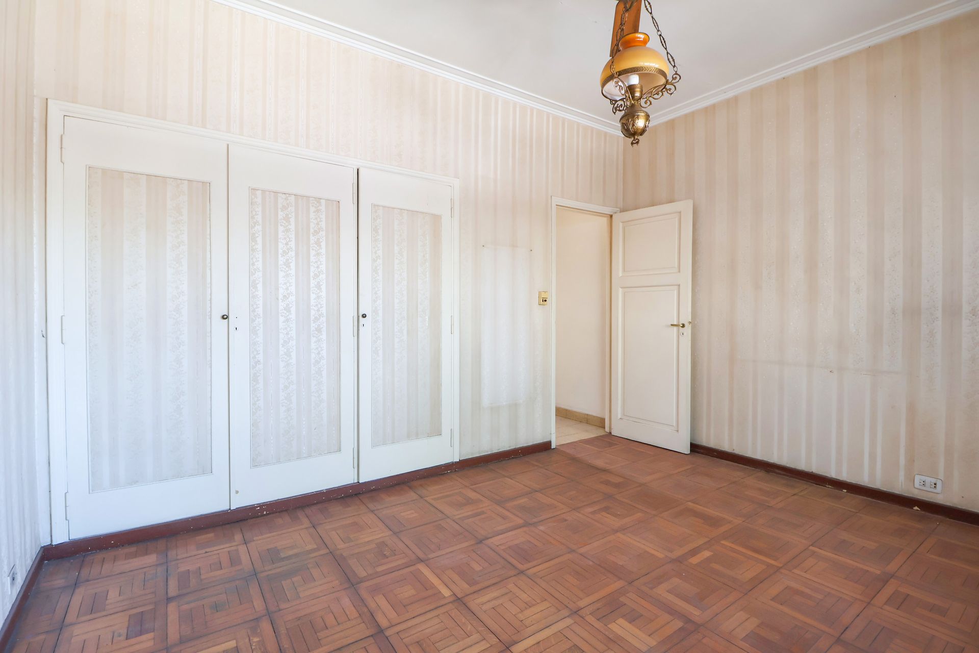 VENTA 2 LOCALES COMERCIALES Y CASA 5 amb / PARQUE