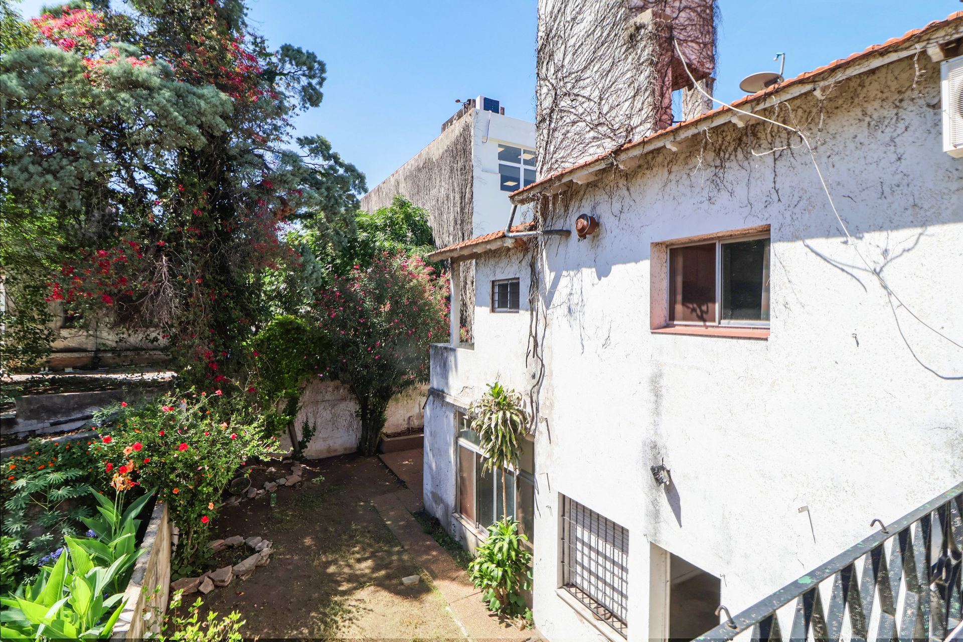 VENTA 2 LOCALES COMERCIALES Y CASA 5 amb / PARQUE
