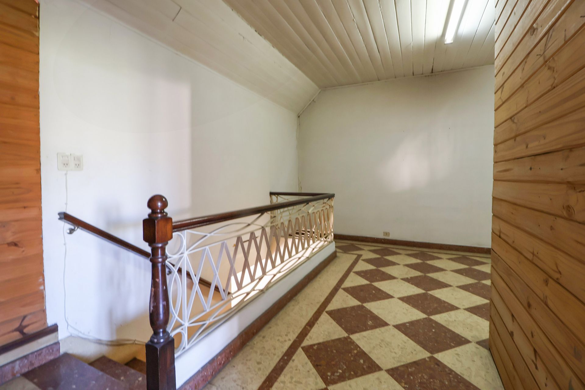 VENTA 2 LOCALES COMERCIALES Y CASA 5 amb / PARQUE