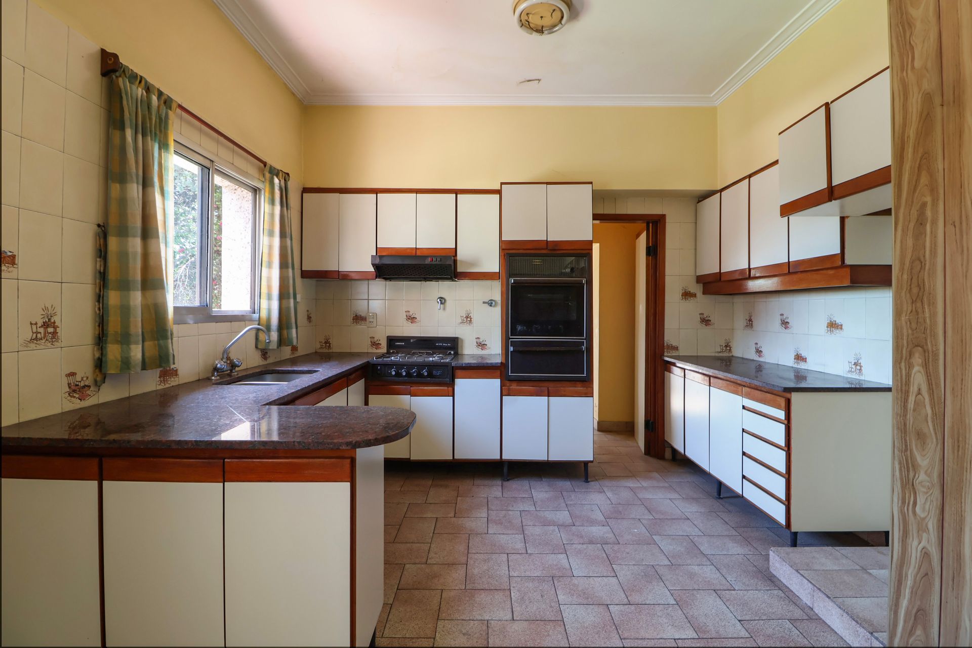 VENTA 2 LOCALES COMERCIALES Y CASA 5 amb / PARQUE