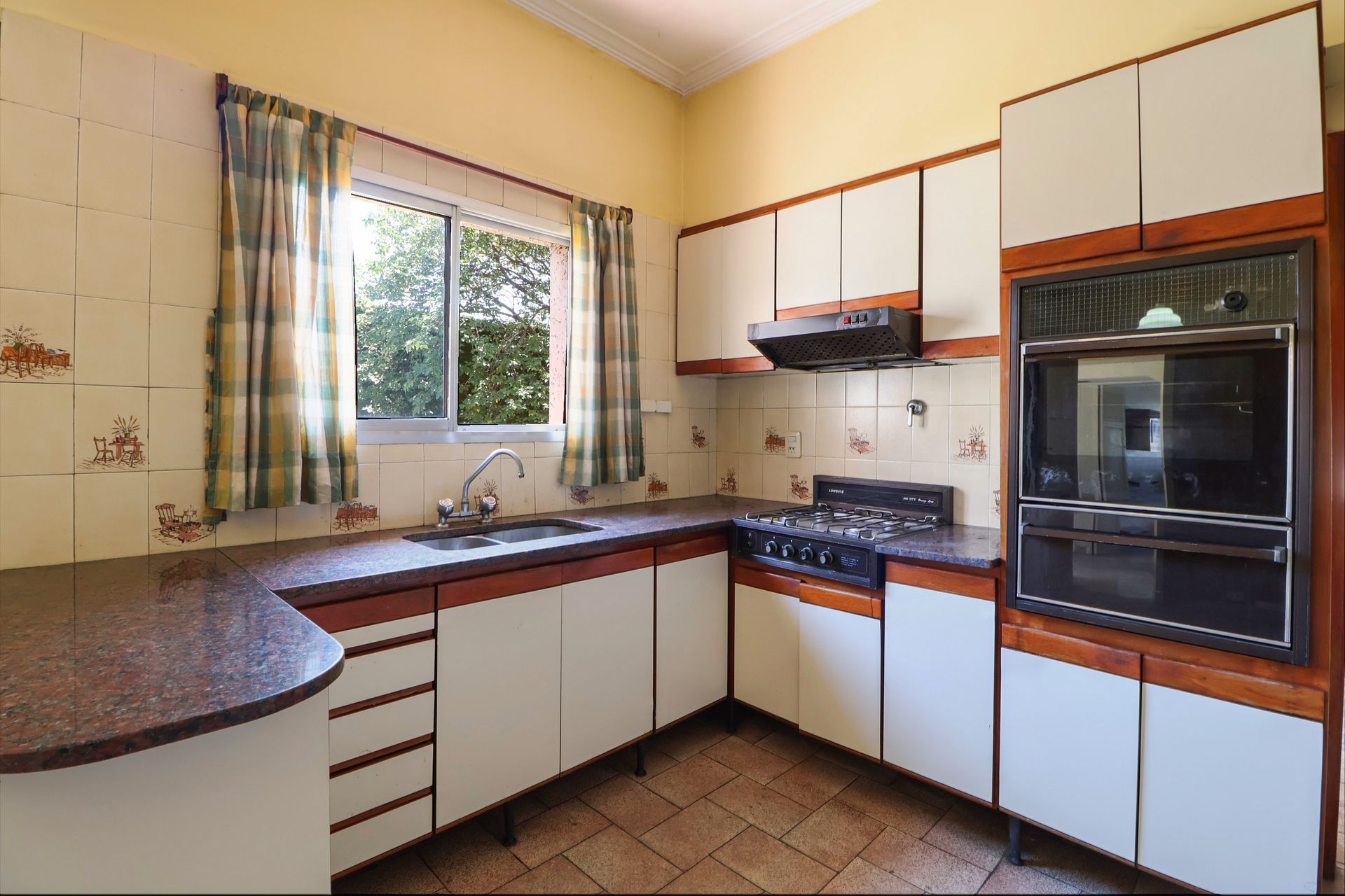 VENTA 2 LOCALES COMERCIALES Y CASA 5 amb / PARQUE