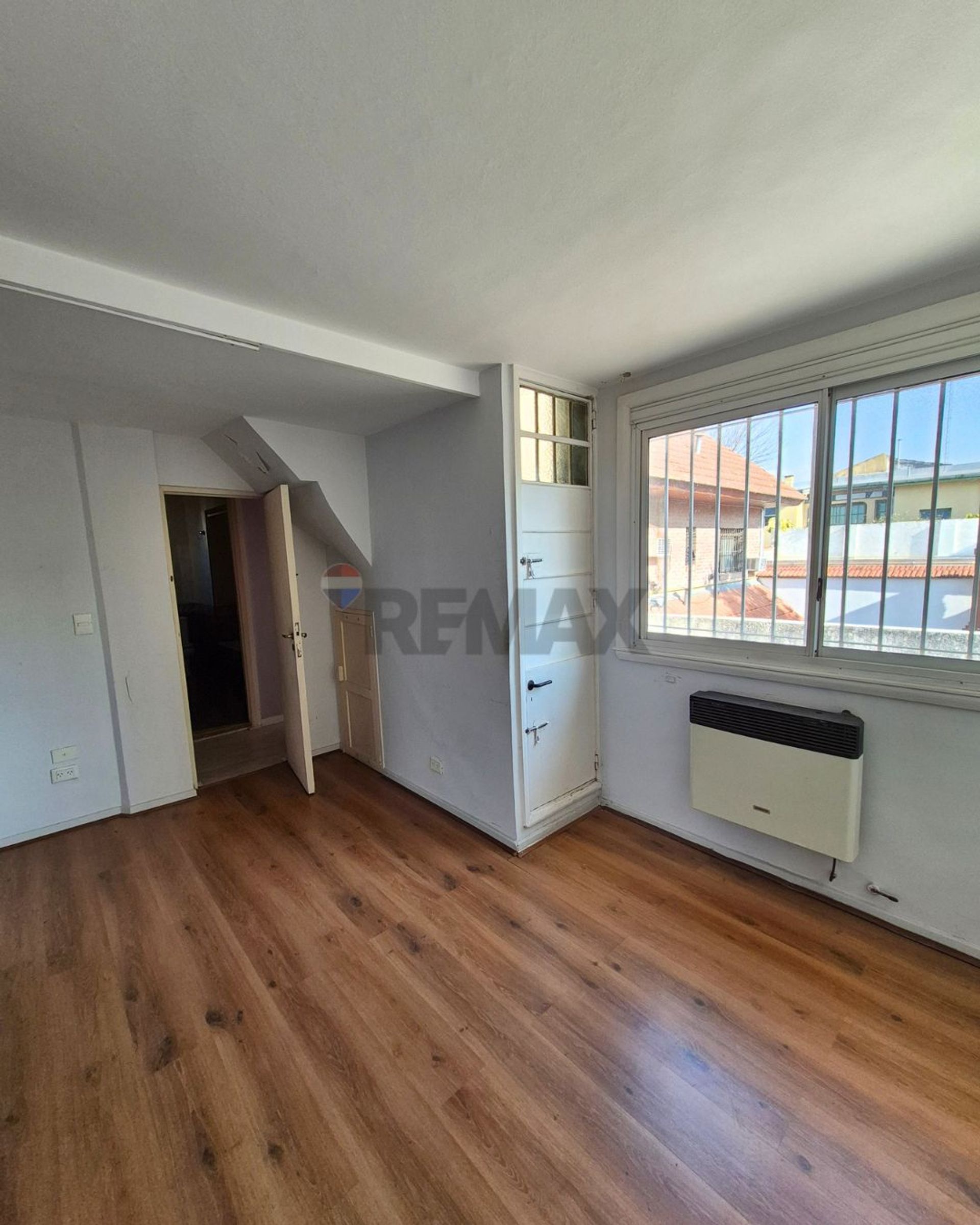 Venta Depto tipo casa 6 amb c/ gran terraza Olivos