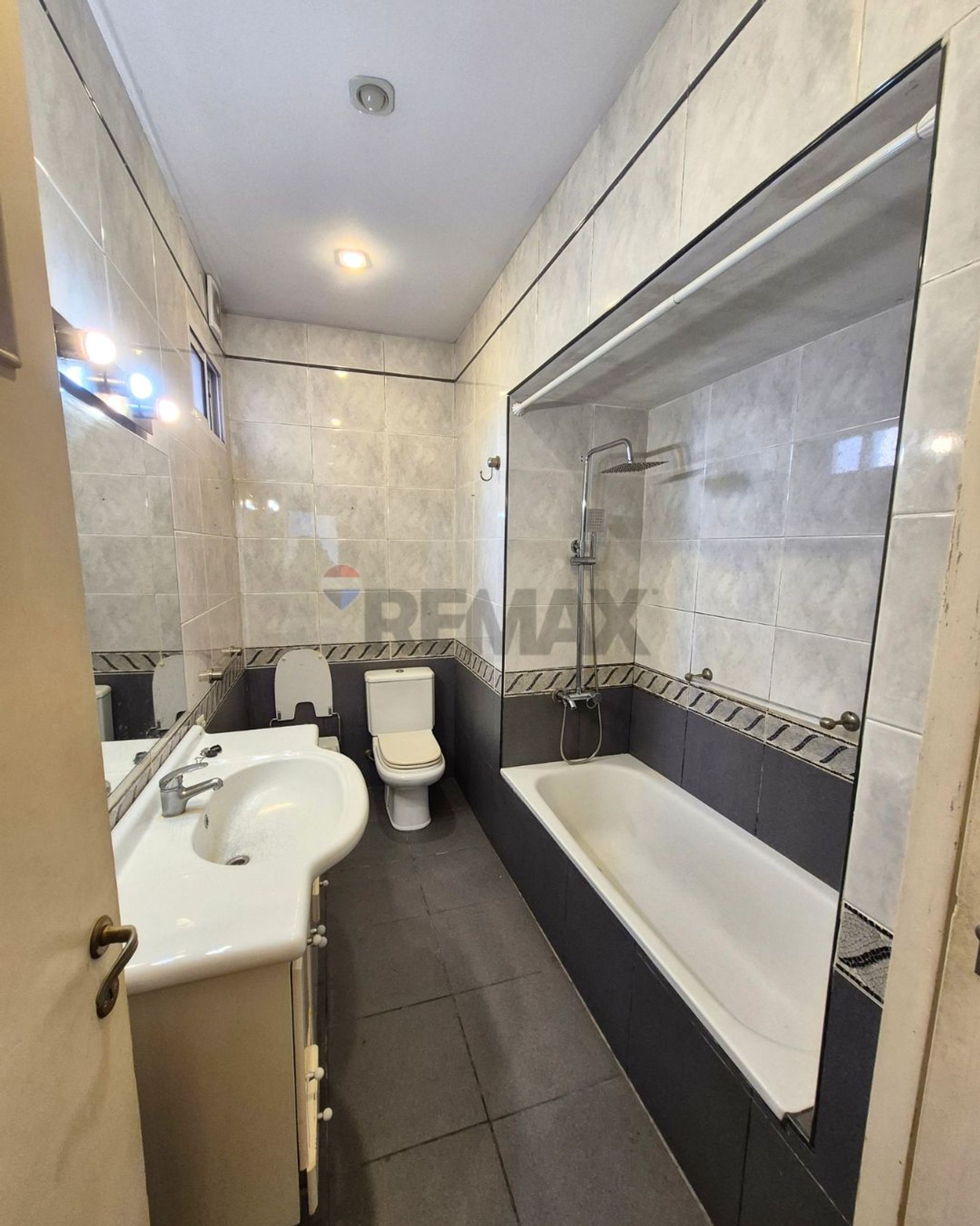 Venta Depto tipo casa 6 amb c/ gran terraza Olivos