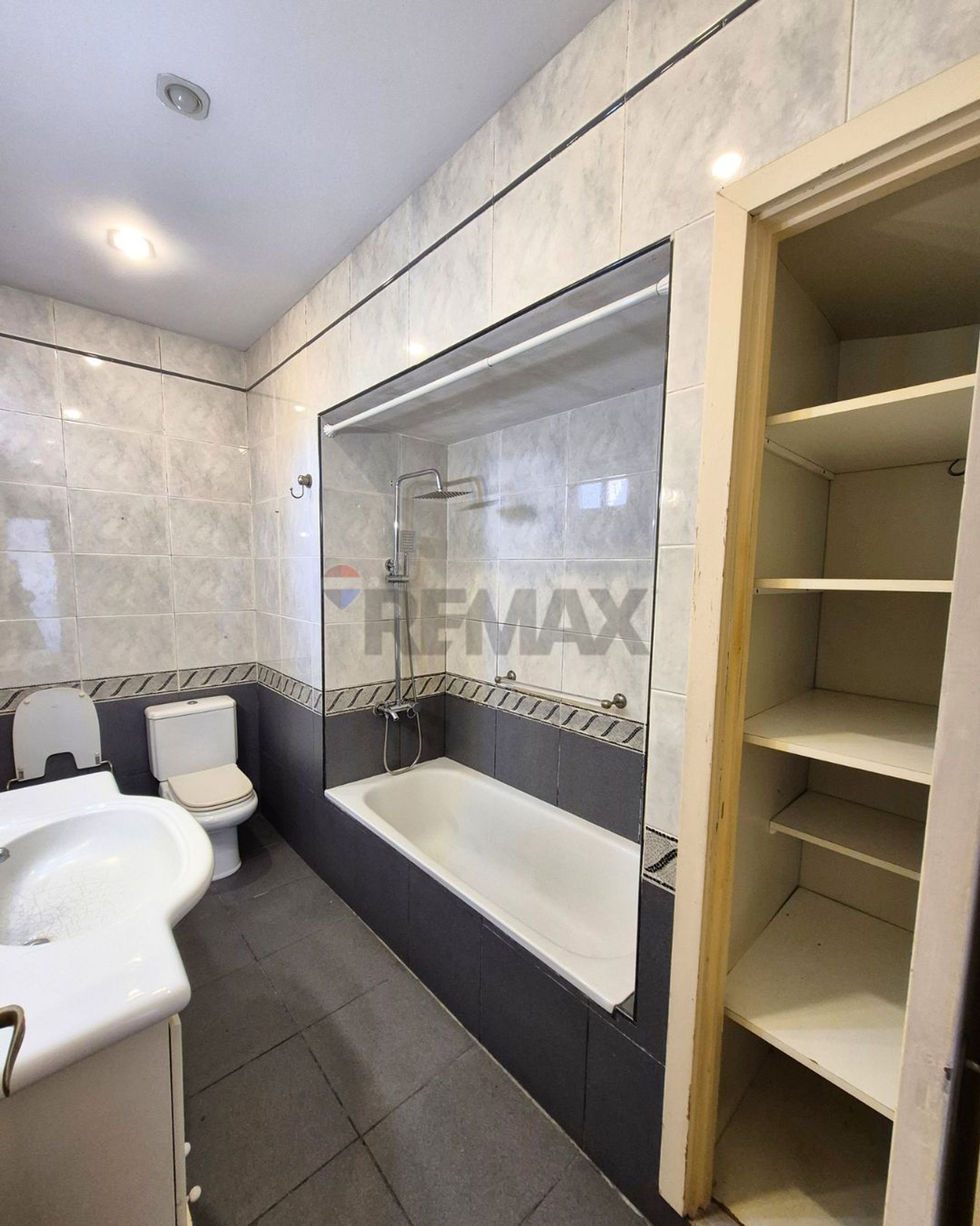 Venta Depto tipo casa 6 amb c/ gran terraza Olivos
