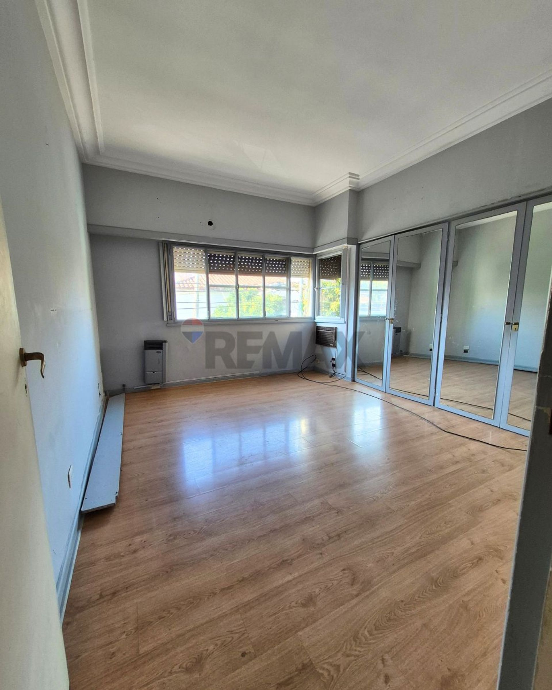 Venta Depto tipo casa 6 amb c/ gran terraza Olivos