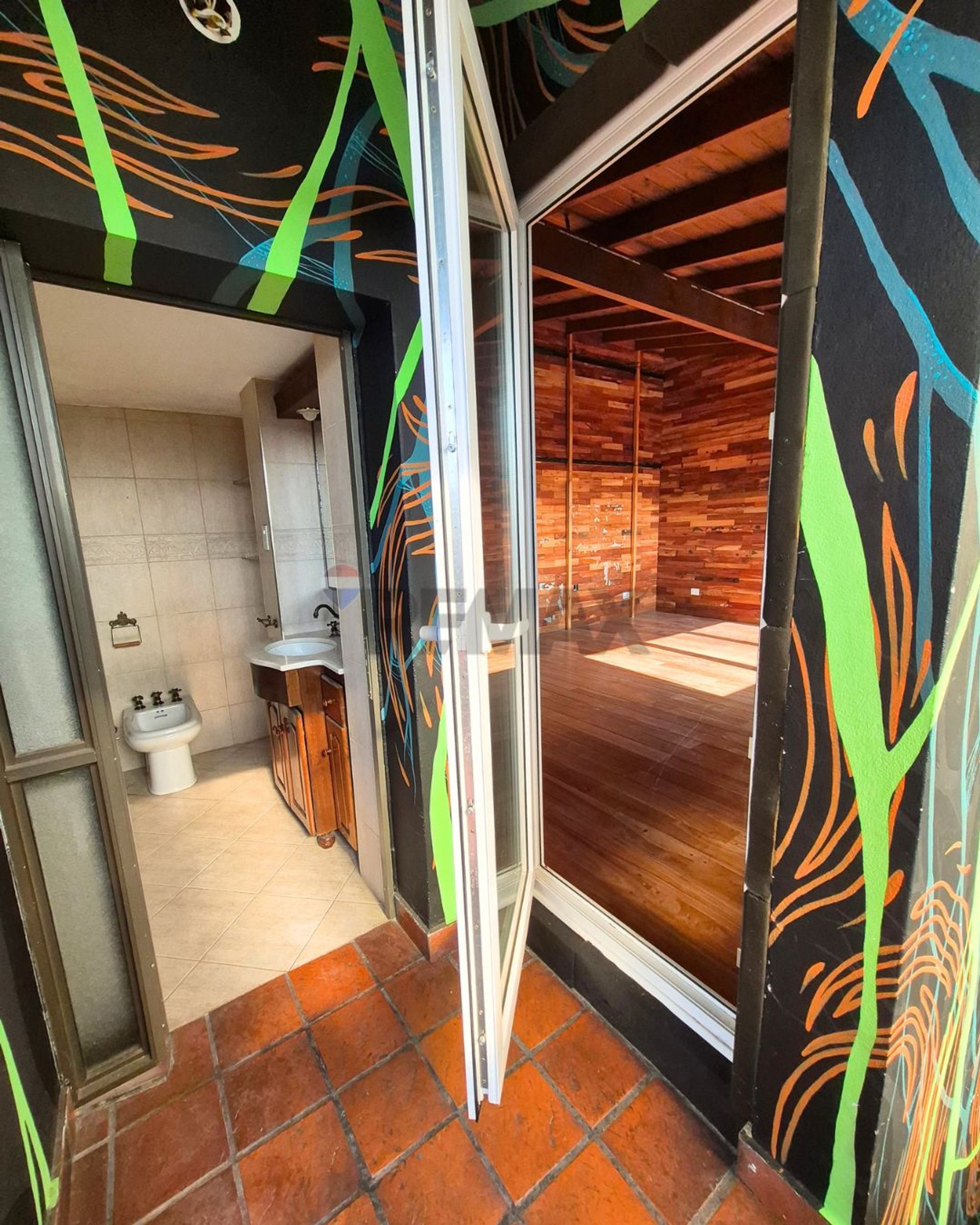 Venta Depto tipo casa 6 amb c/ gran terraza Olivos