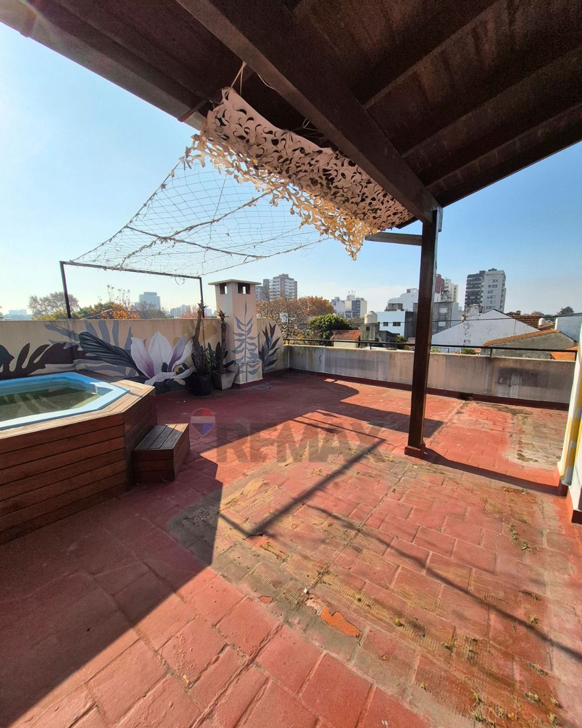 Venta Depto tipo casa 6 amb c/ gran terraza Olivos