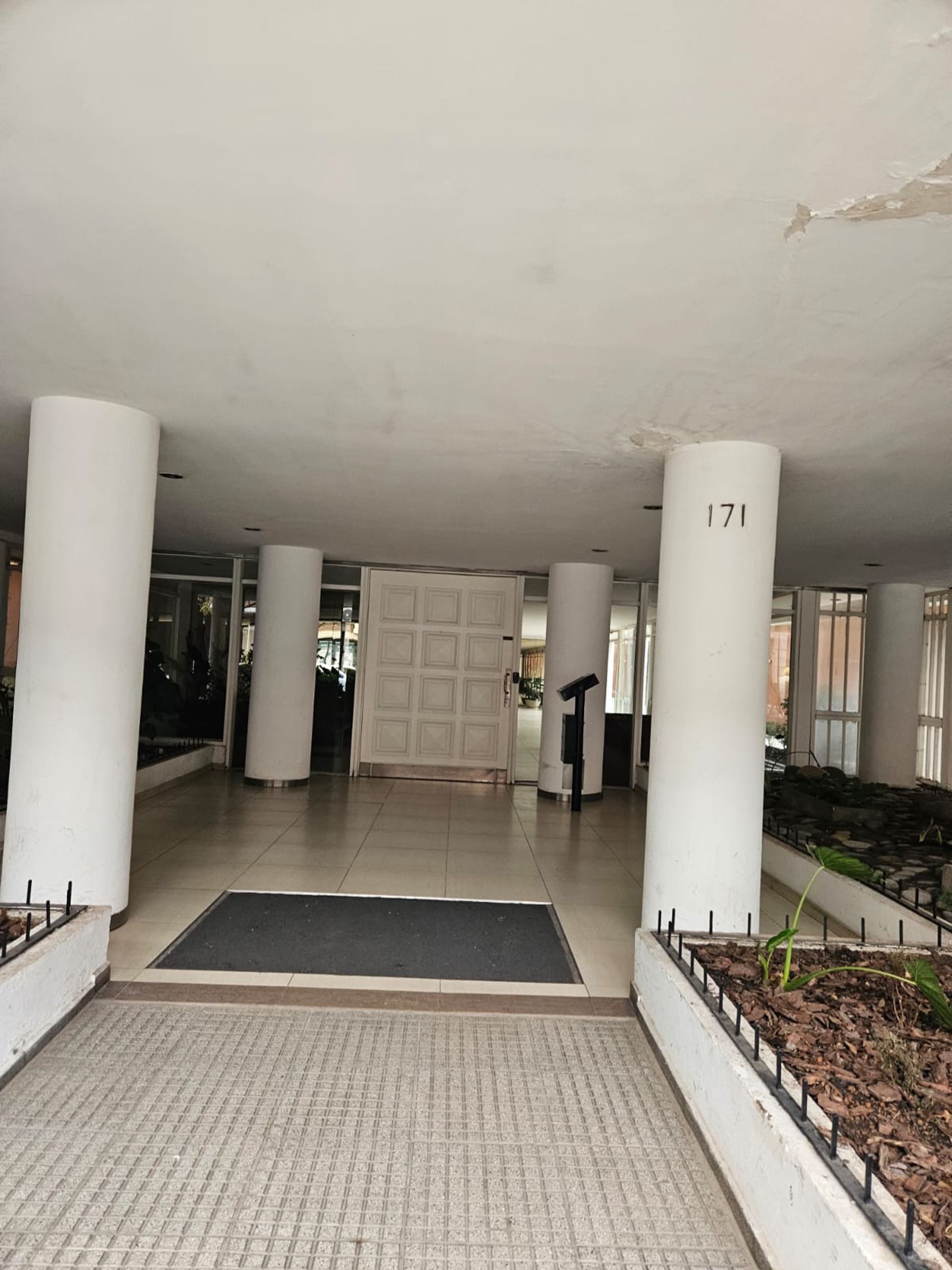 Departamento En Alquiler San Isidro Con Cochera