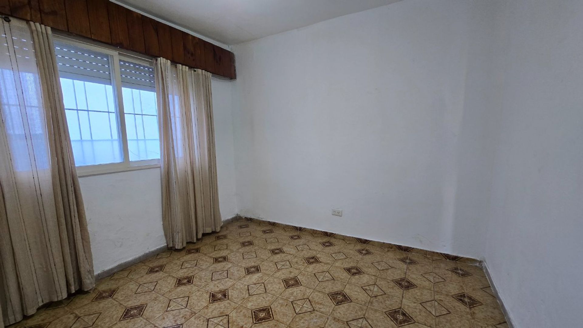 Alquiler PH 2 ambientes 27m2, Villa Adelina