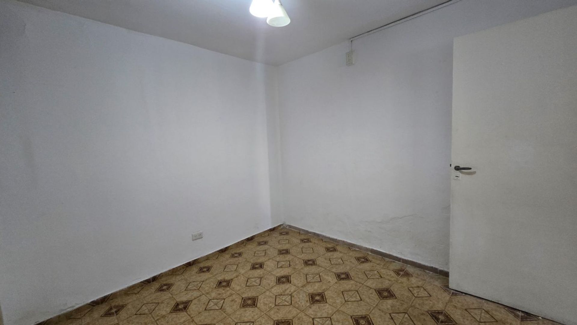 Alquiler PH 2 ambientes 27m2, Villa Adelina