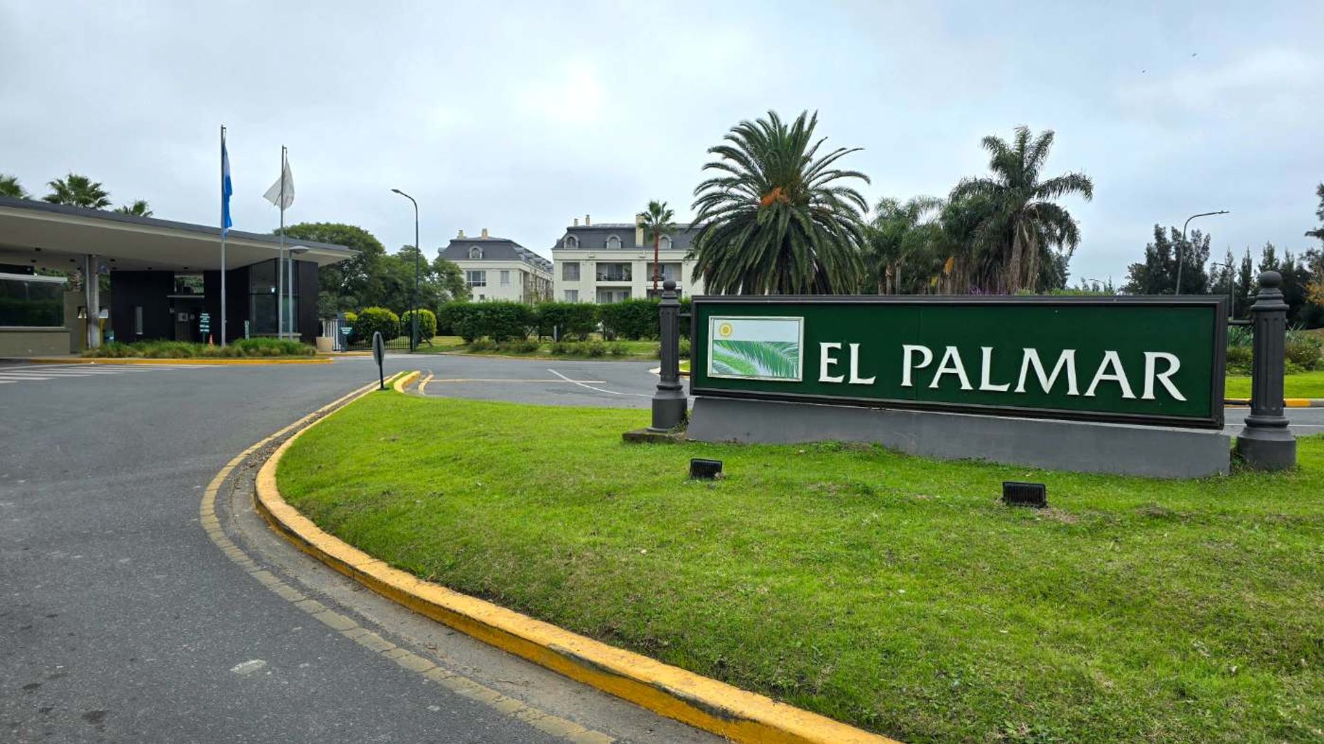 Monoambiente con balcón y parrilla · Nordelta