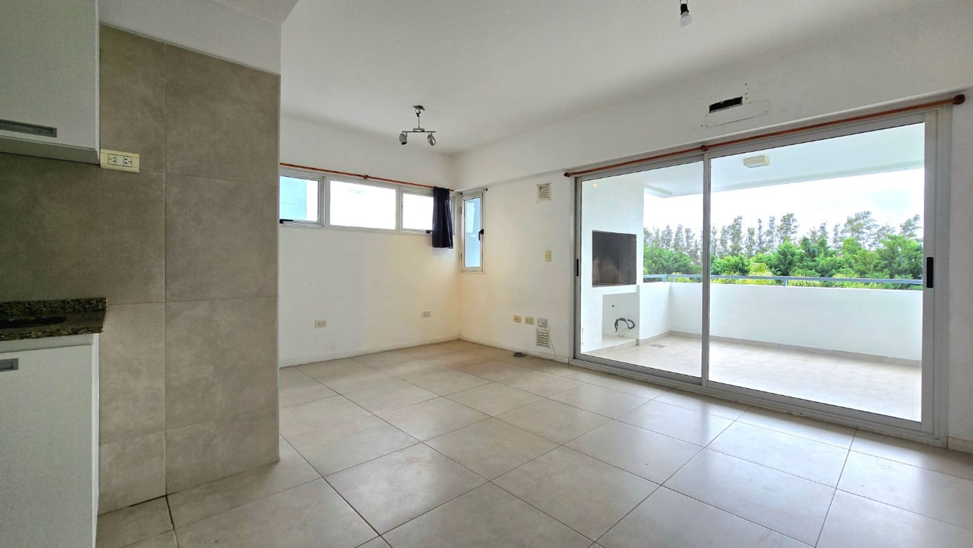 Monoambiente con balcón y parrilla · Nordelta