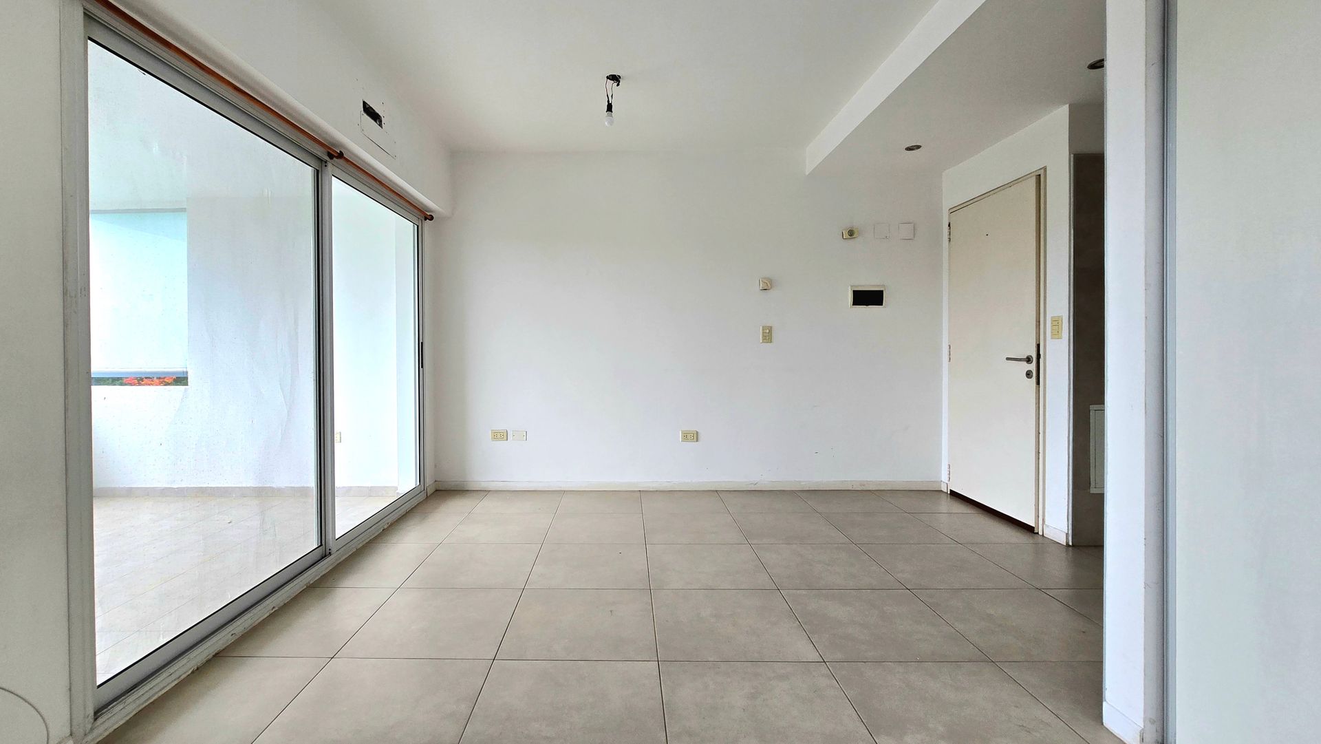 Monoambiente con balcón y parrilla · Nordelta