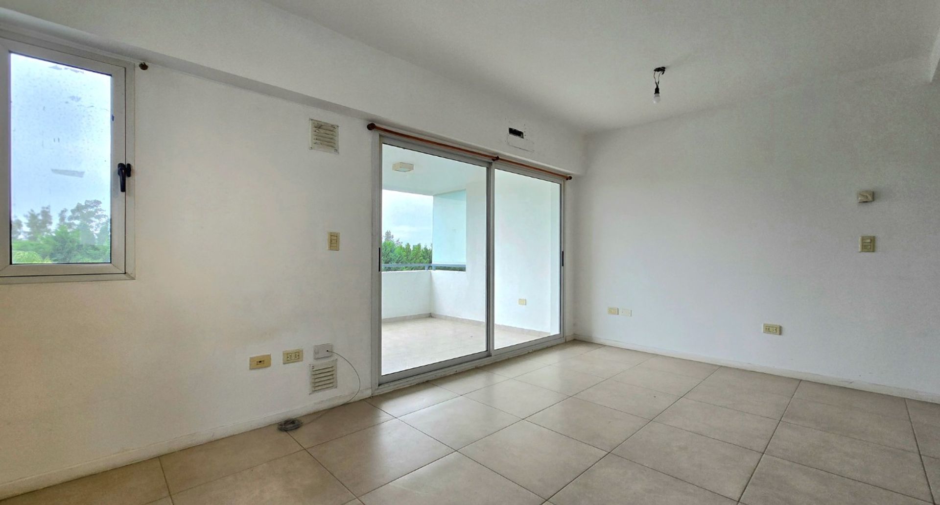Monoambiente con balcón y parrilla · Nordelta