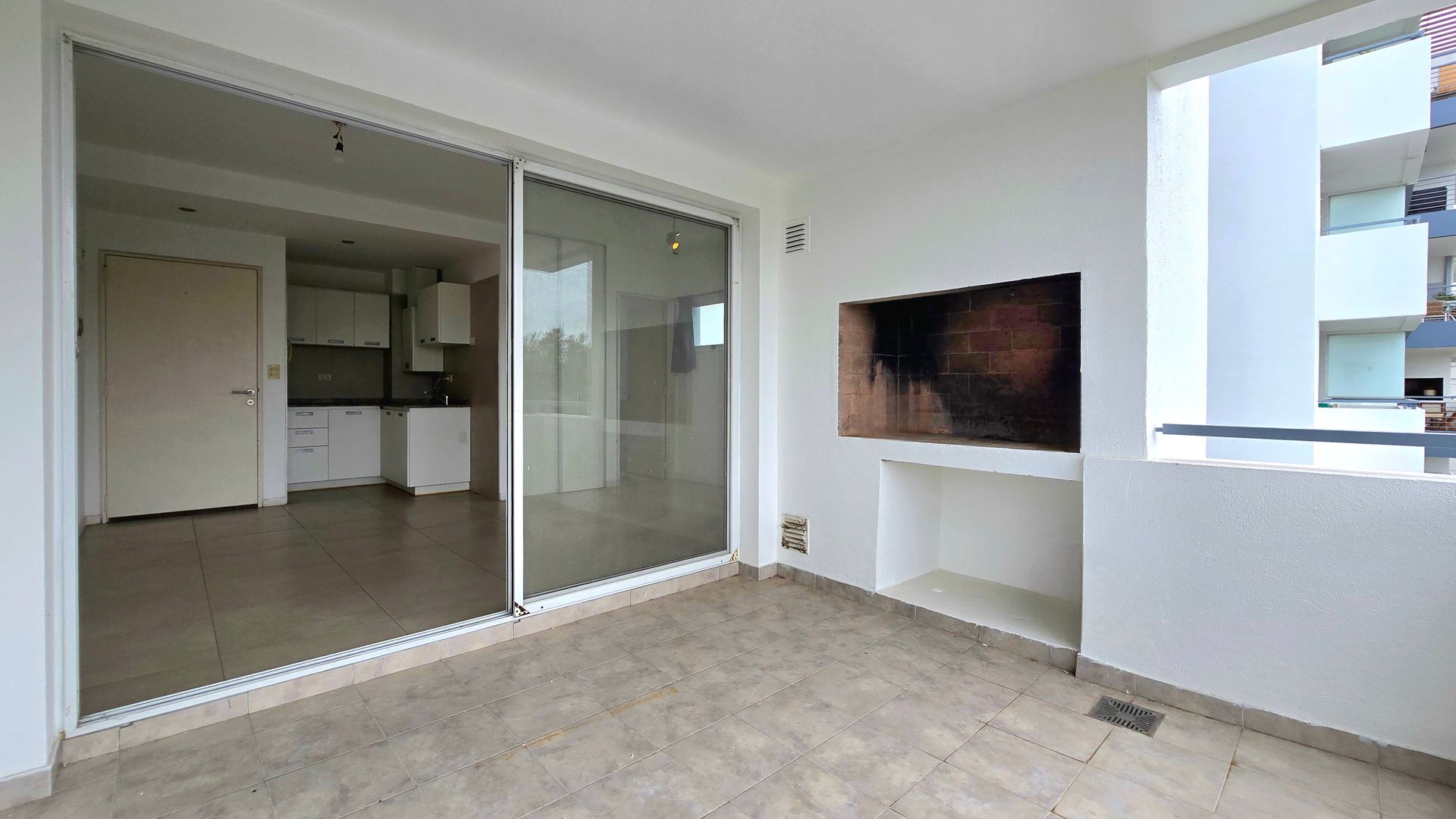 Monoambiente con balcón y parrilla · Nordelta