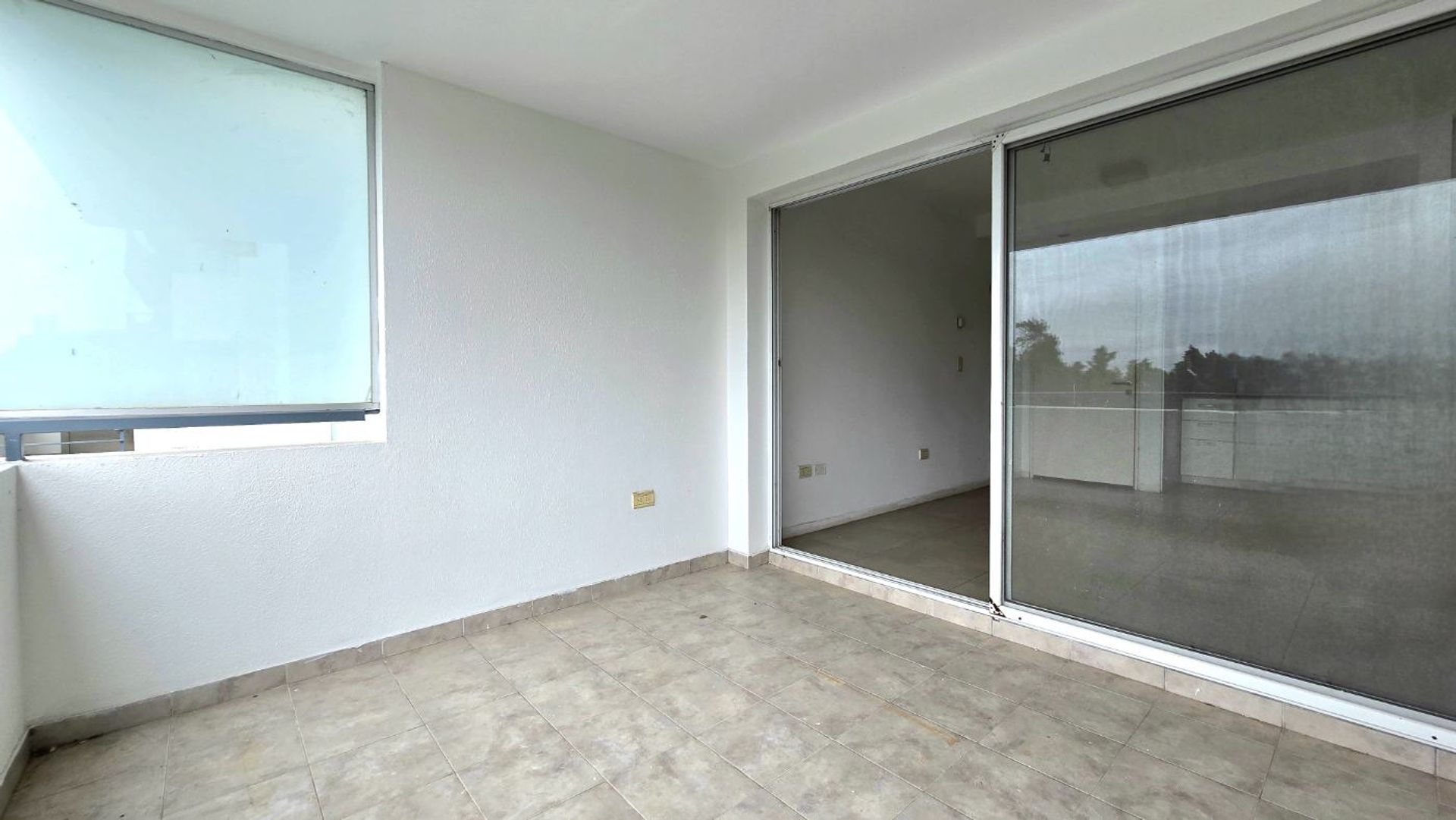 Monoambiente con balcón y parrilla · Nordelta