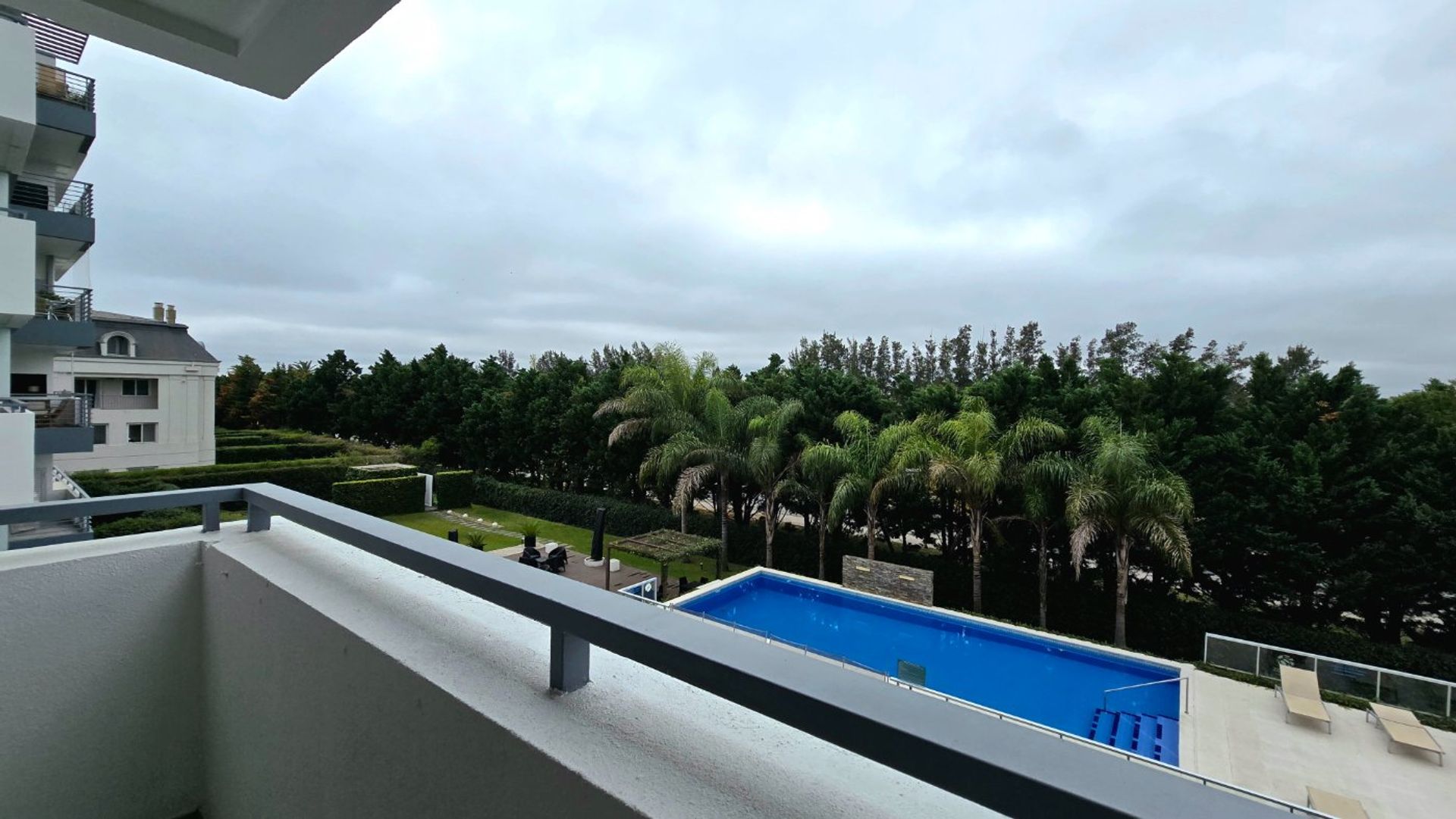 Monoambiente con balcón y parrilla · Nordelta