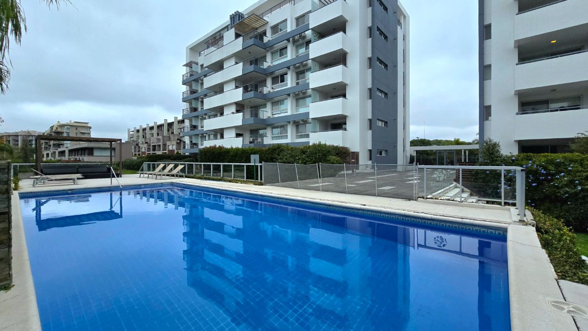 Monoambiente con balcón y parrilla · Nordelta