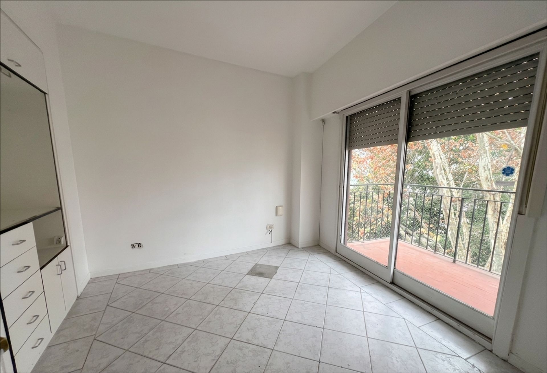 Venta Dpto 2 Amb En Vicente Lopez Cochera Y Balcon