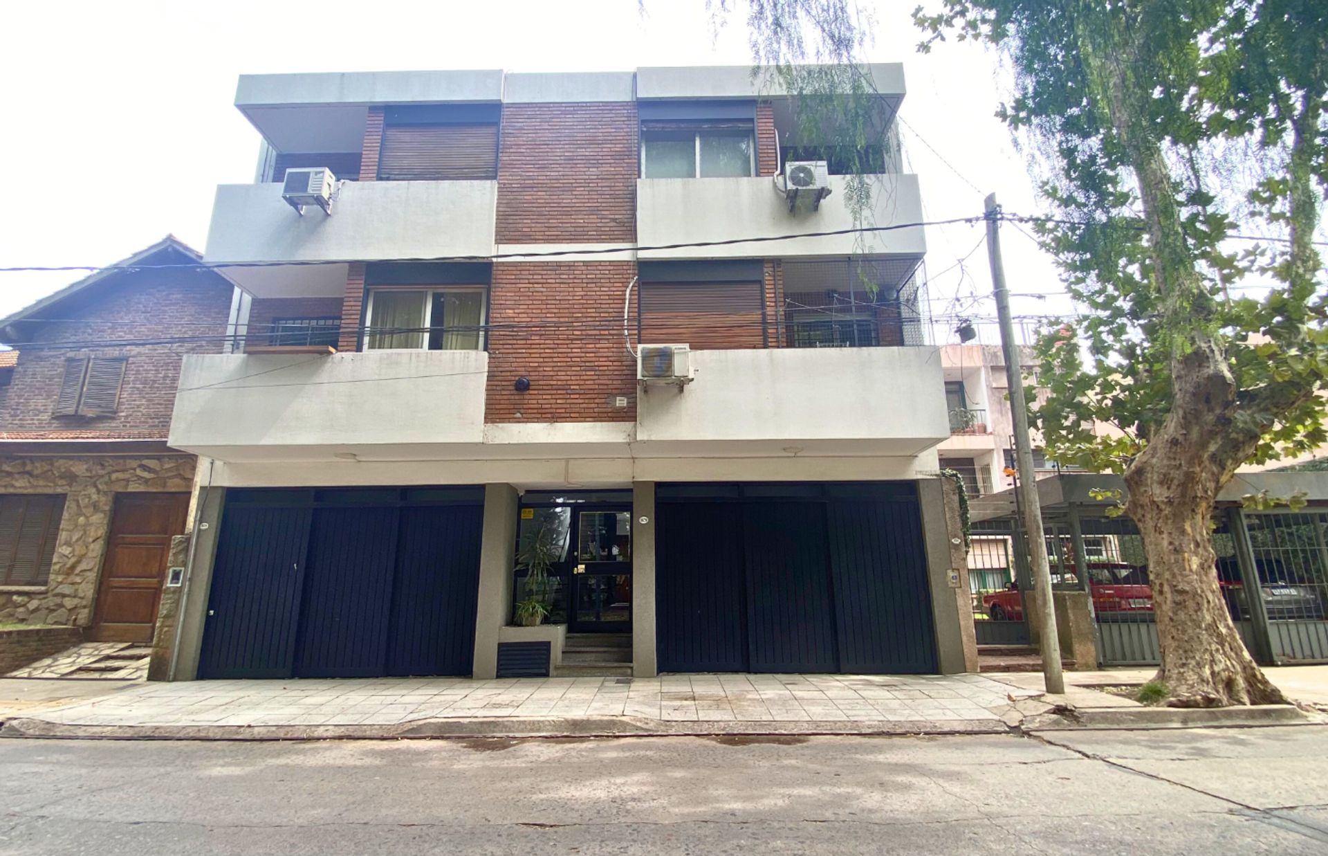 VENTA Depto 2 amb. c/ doble Patio. ACEPTA PERMUTA