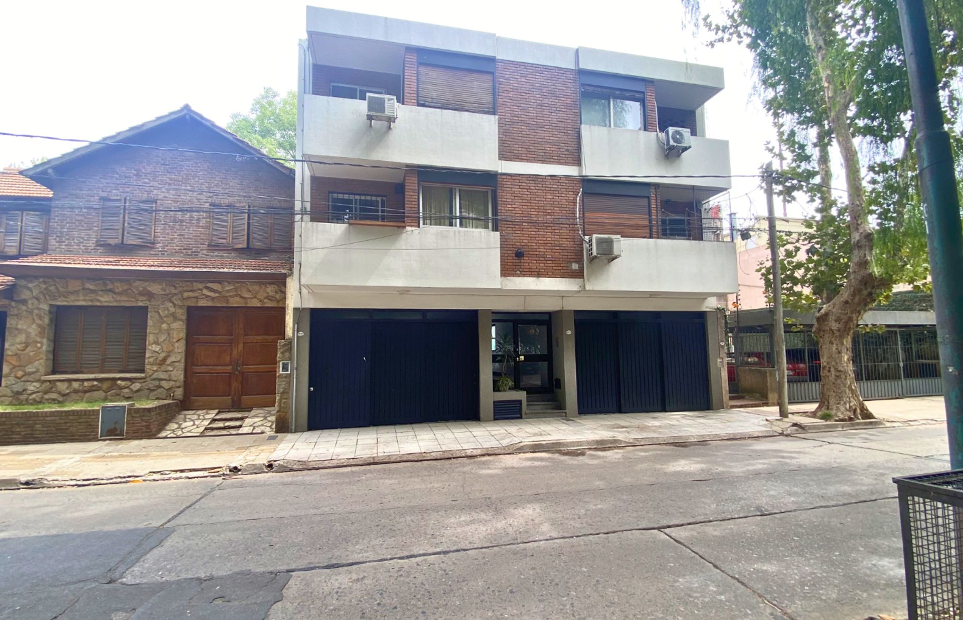 VENTA Depto 2 amb. c/ doble Patio. ACEPTA PERMUTA