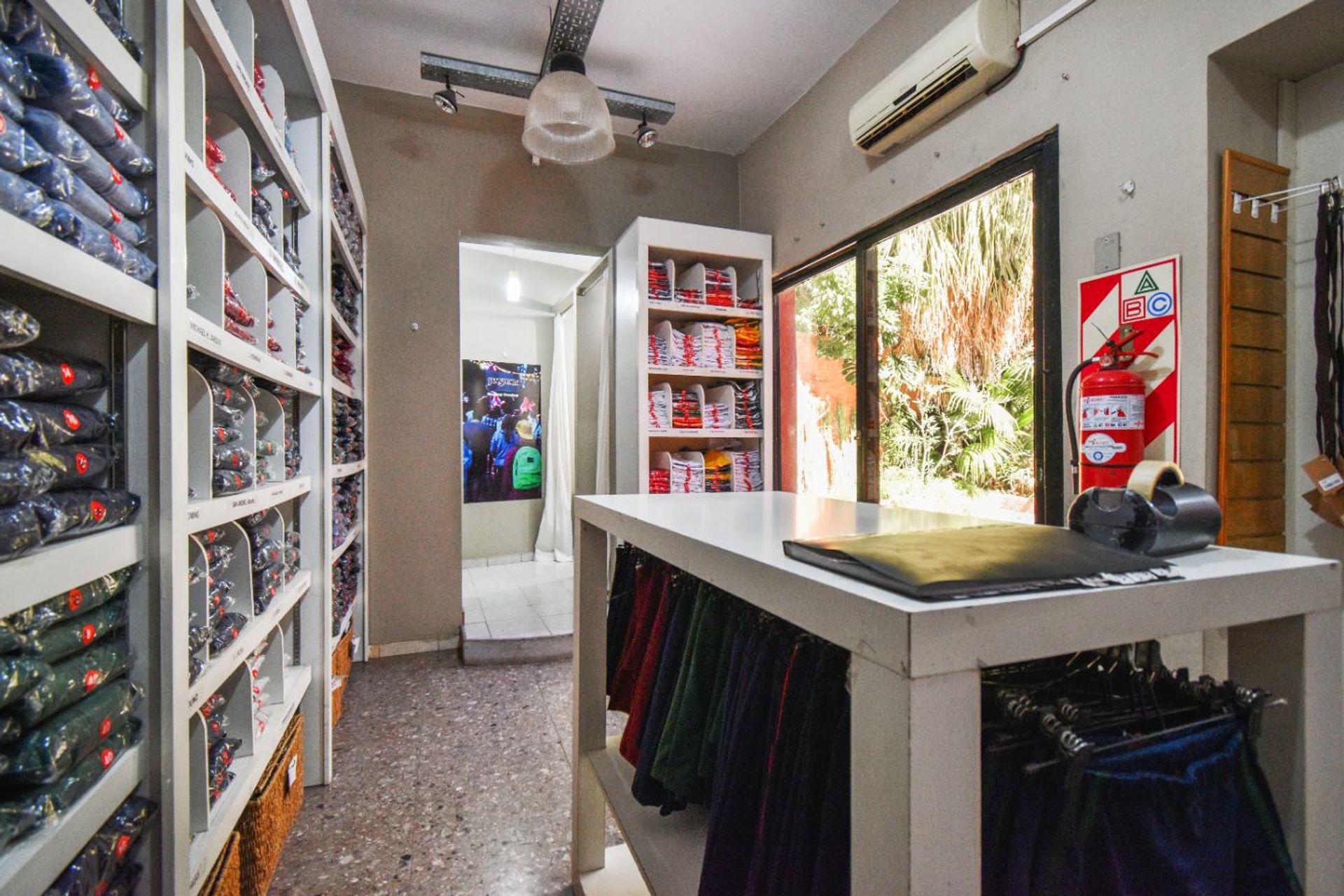 Venta Local Comercial en Las Lomas de San Isidro