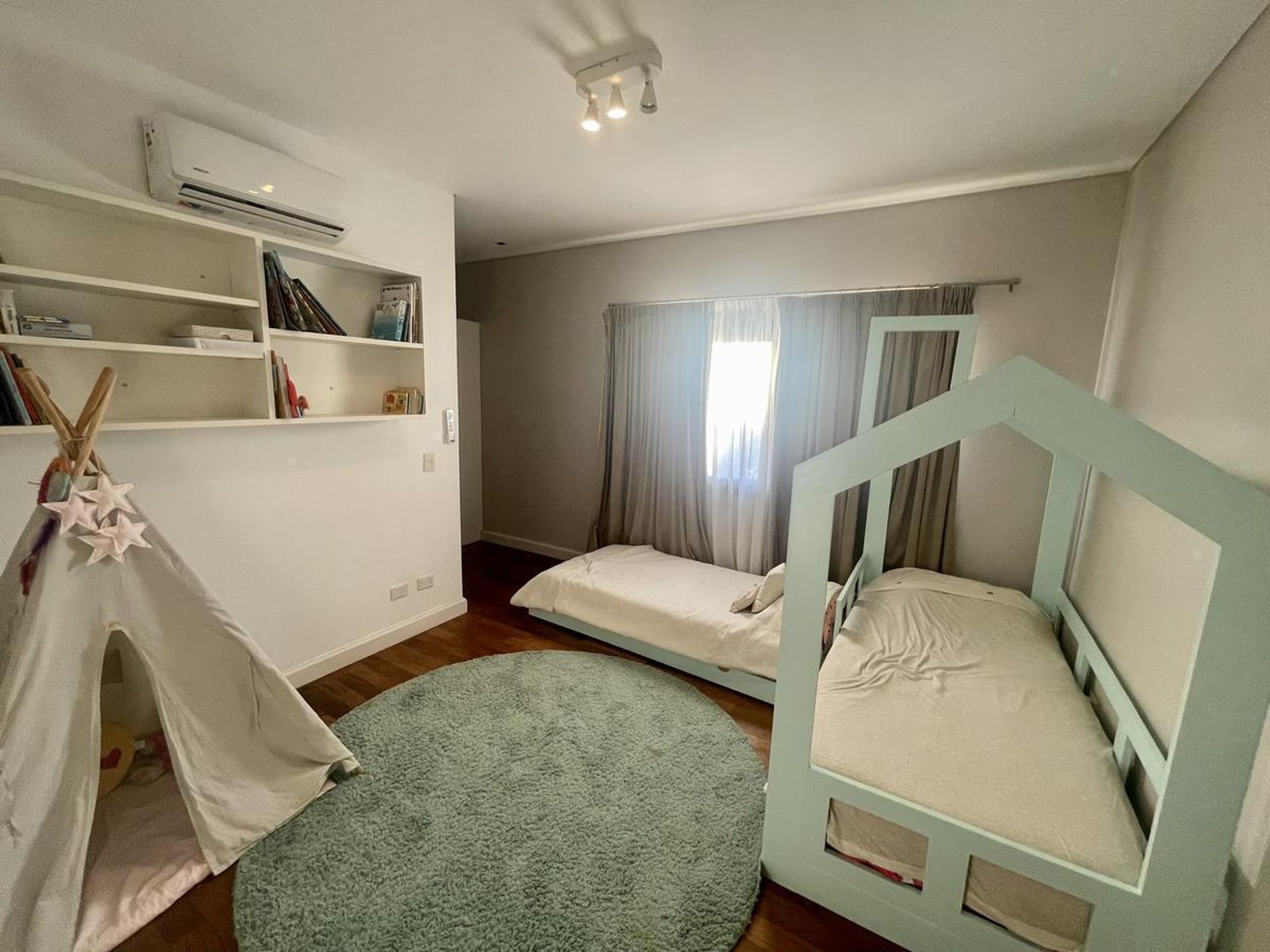Alquiler anual casa 7 amb Amob Castores Nordelta