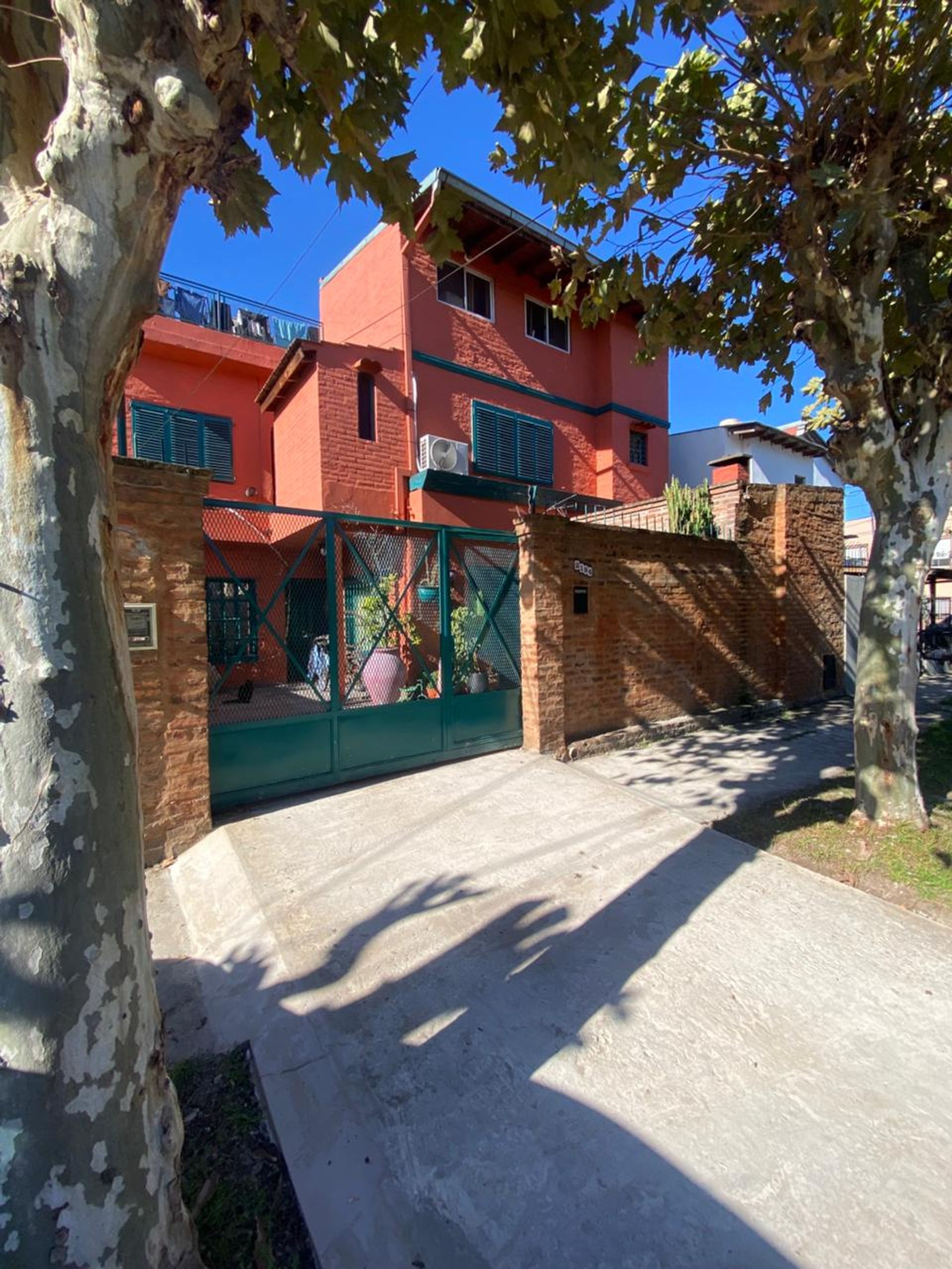 Casa En Venta En Don Torcuto 5 Ambientes