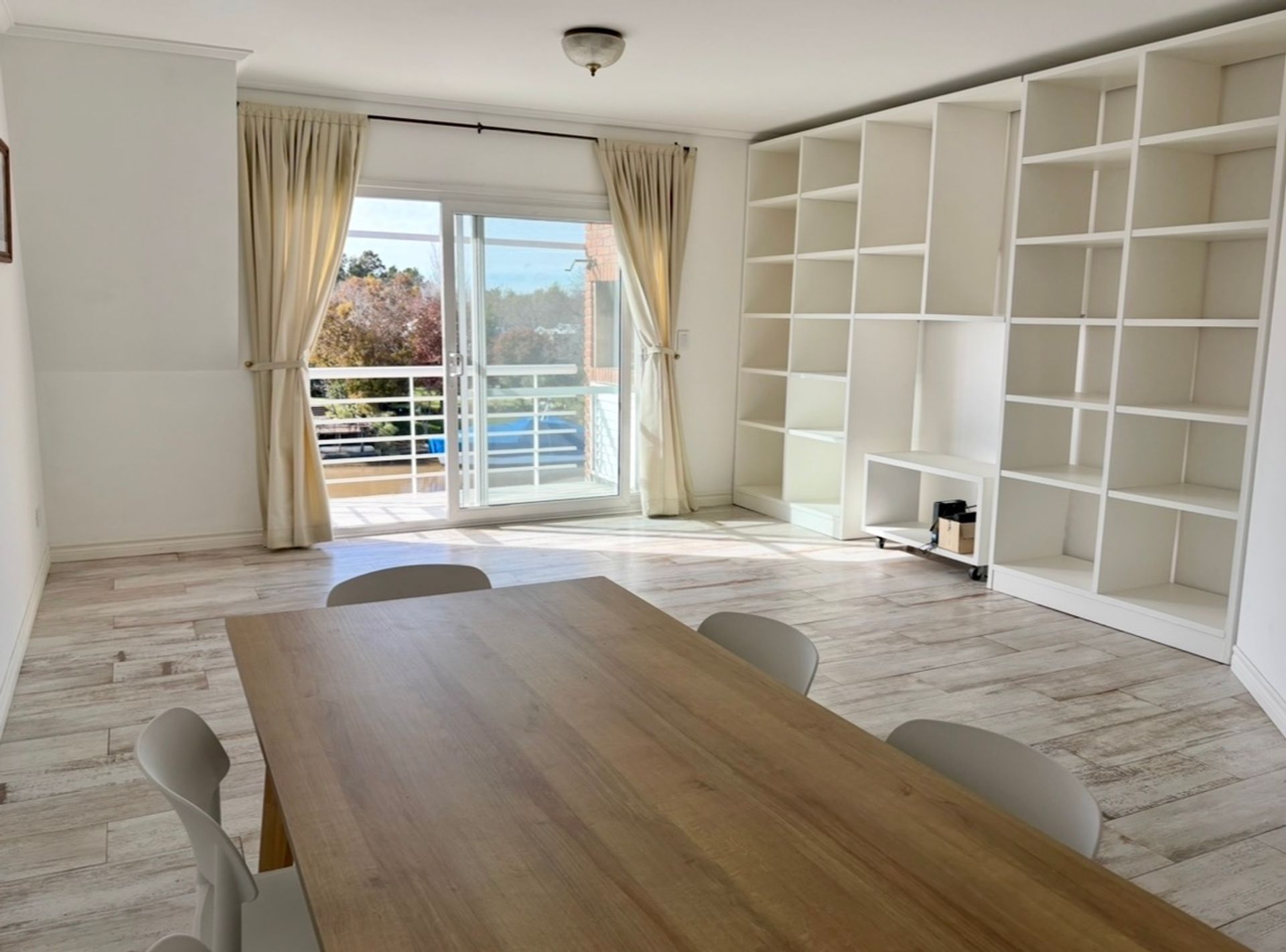 alq dormie 3 ambientes + depend 2 cocheras al rio