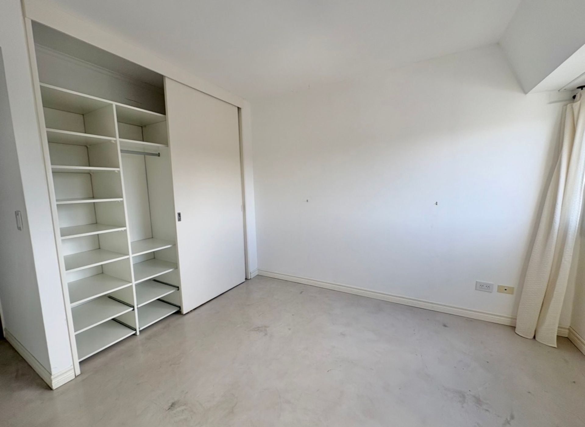 alq dormie 3 ambientes + depend 2 cocheras al rio