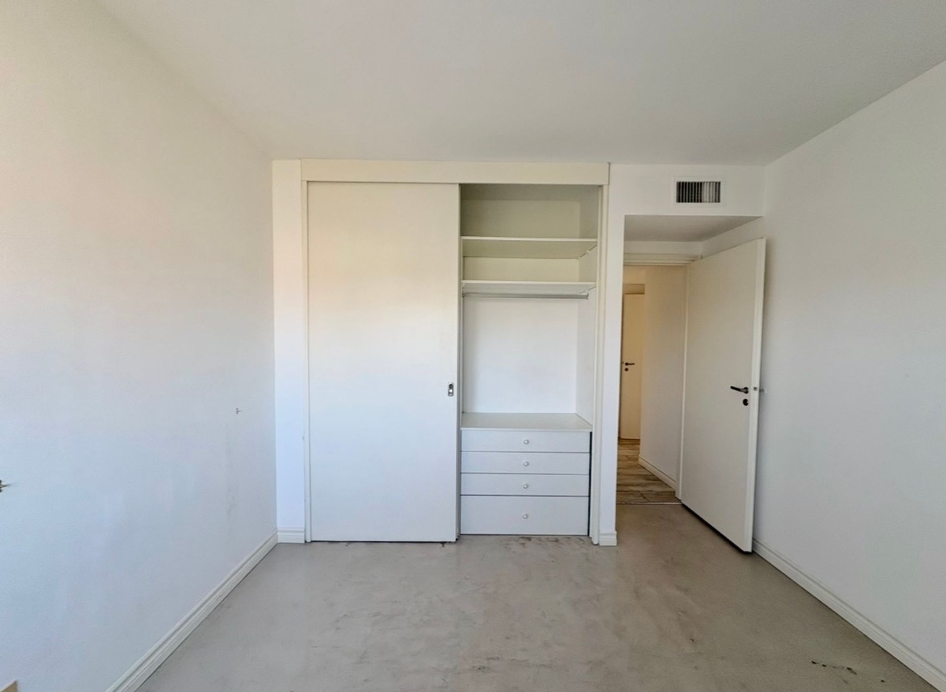alq dormie 3 ambientes + depend 2 cocheras al rio