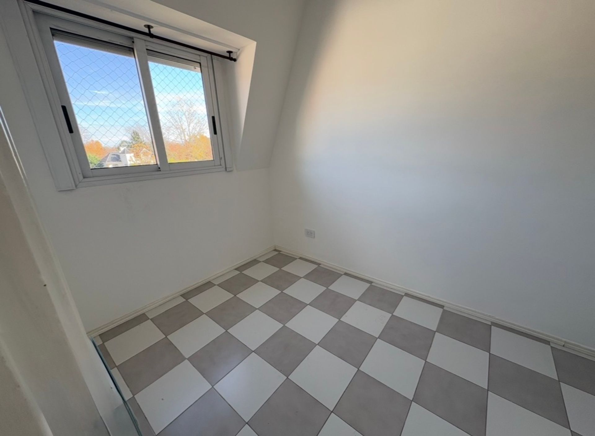 alq dormie 3 ambientes + depend 2 cocheras al rio