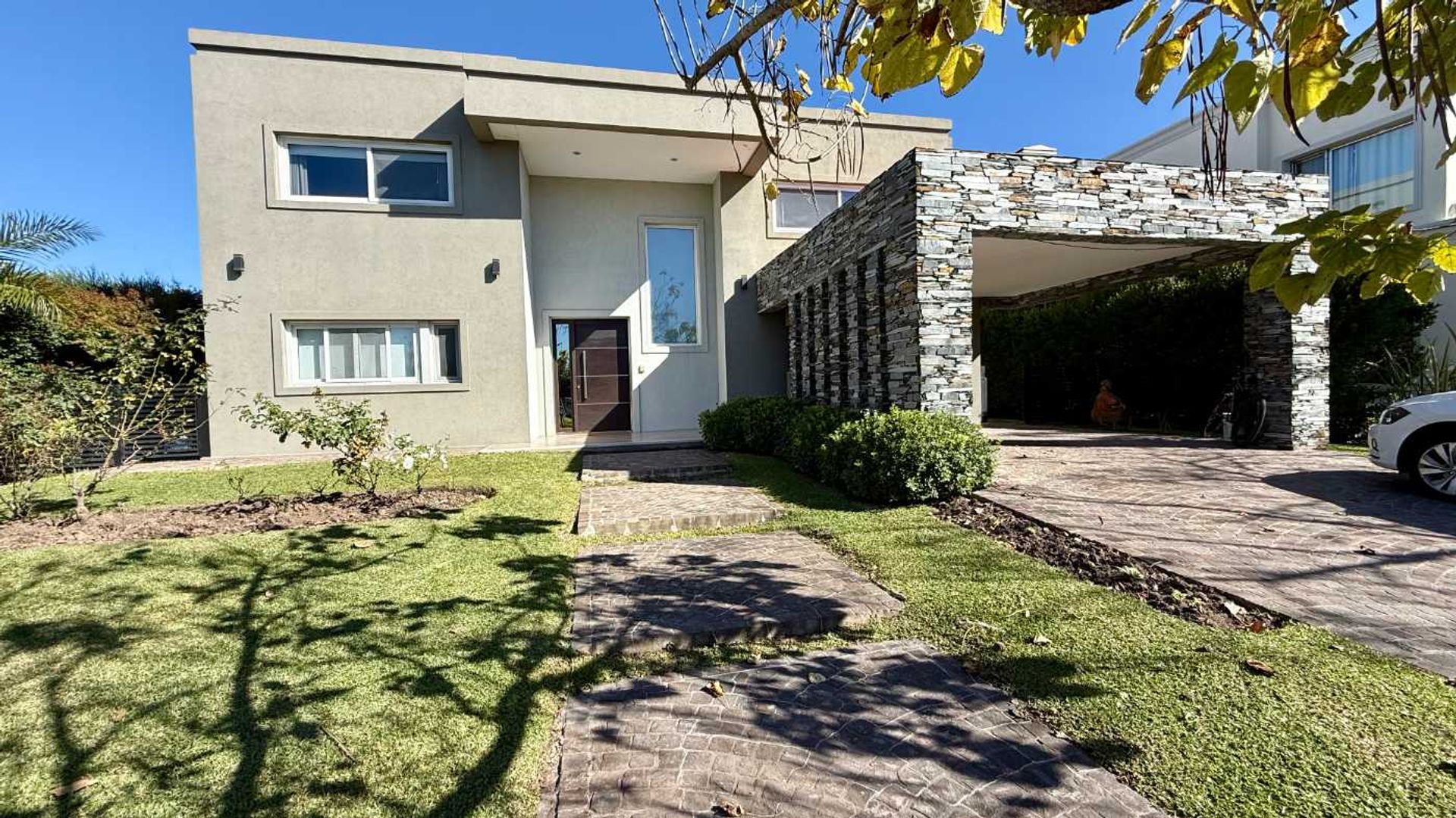 Venta Casa 7 Amb A La Laguna Nordelta Alisos