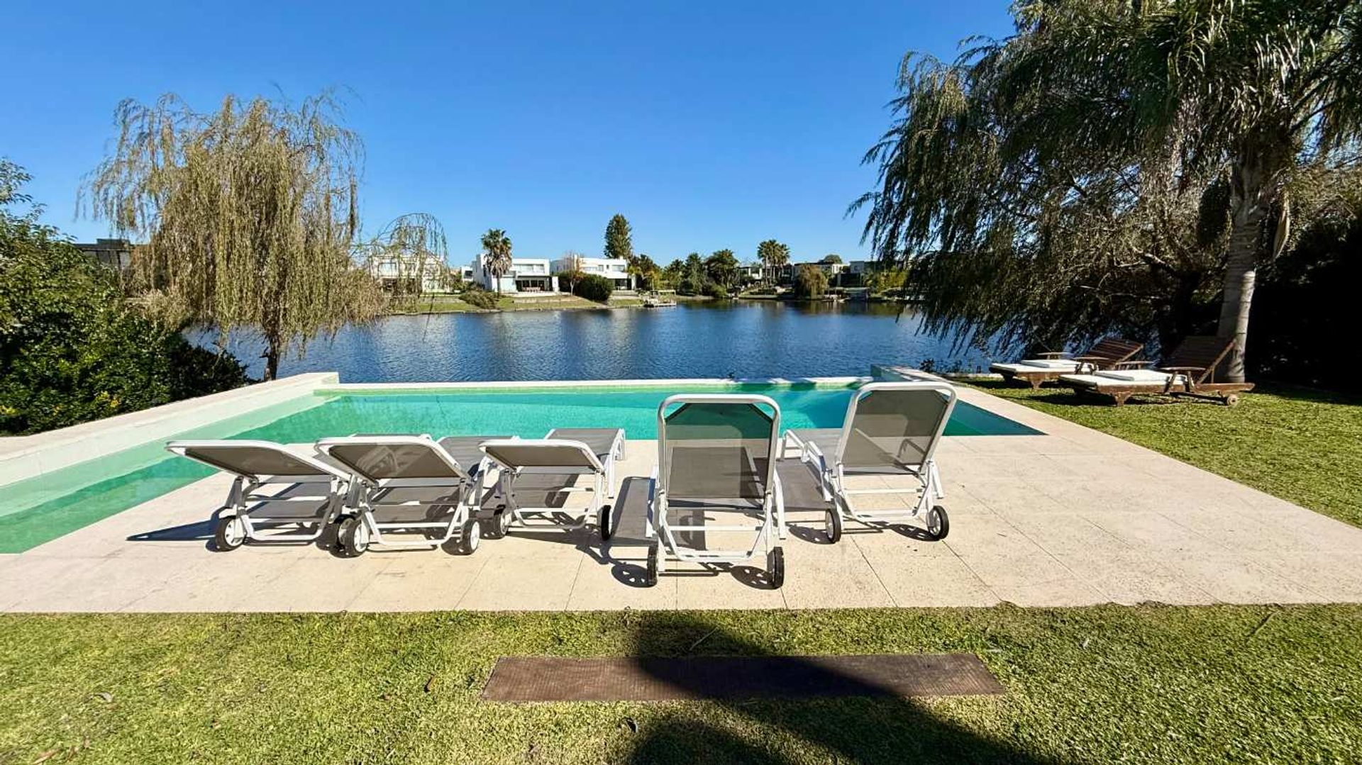 Venta Casa 7 Amb A La Laguna Nordelta Alisos