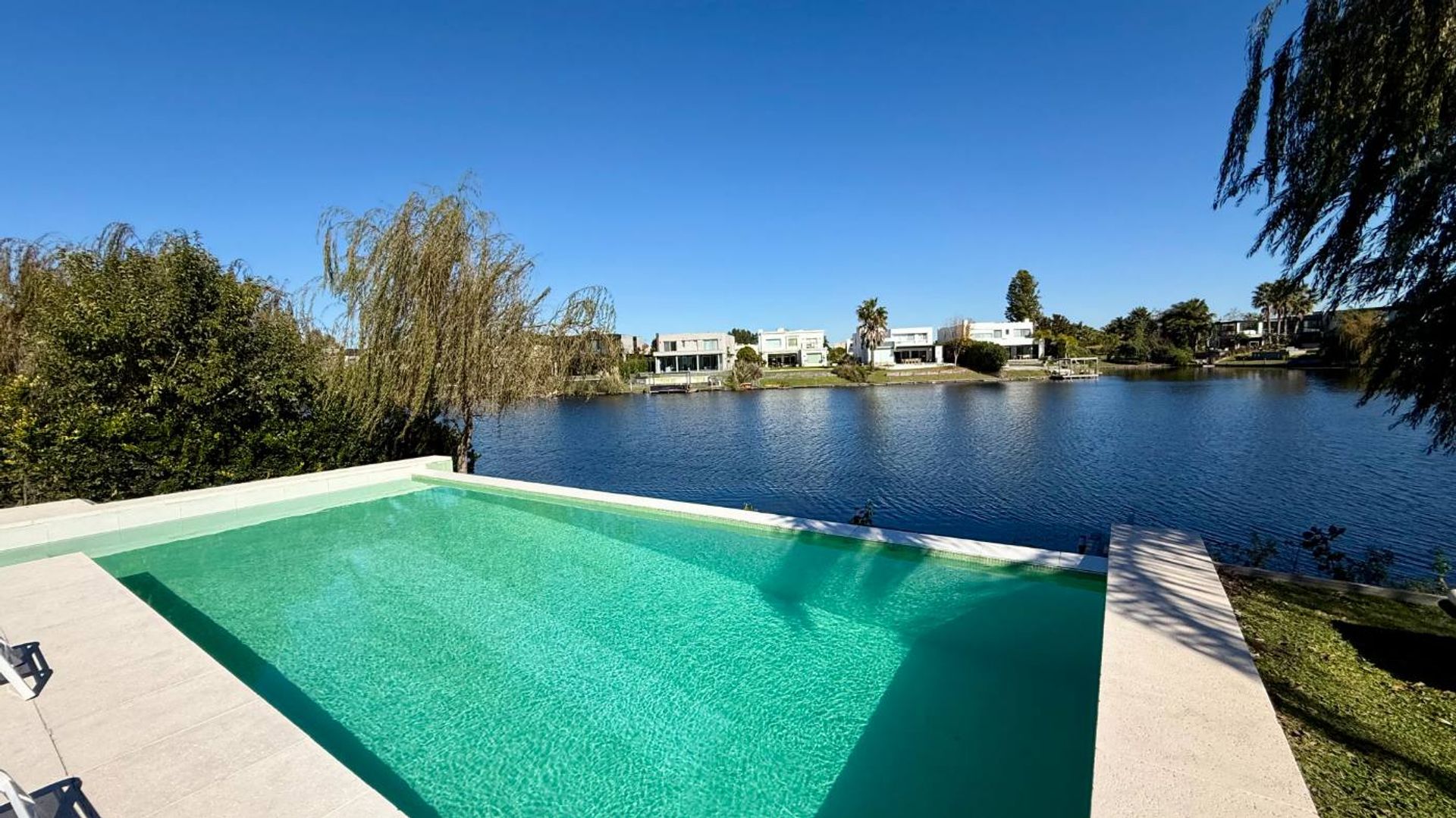 Venta Casa 7 Amb A La Laguna Nordelta Alisos