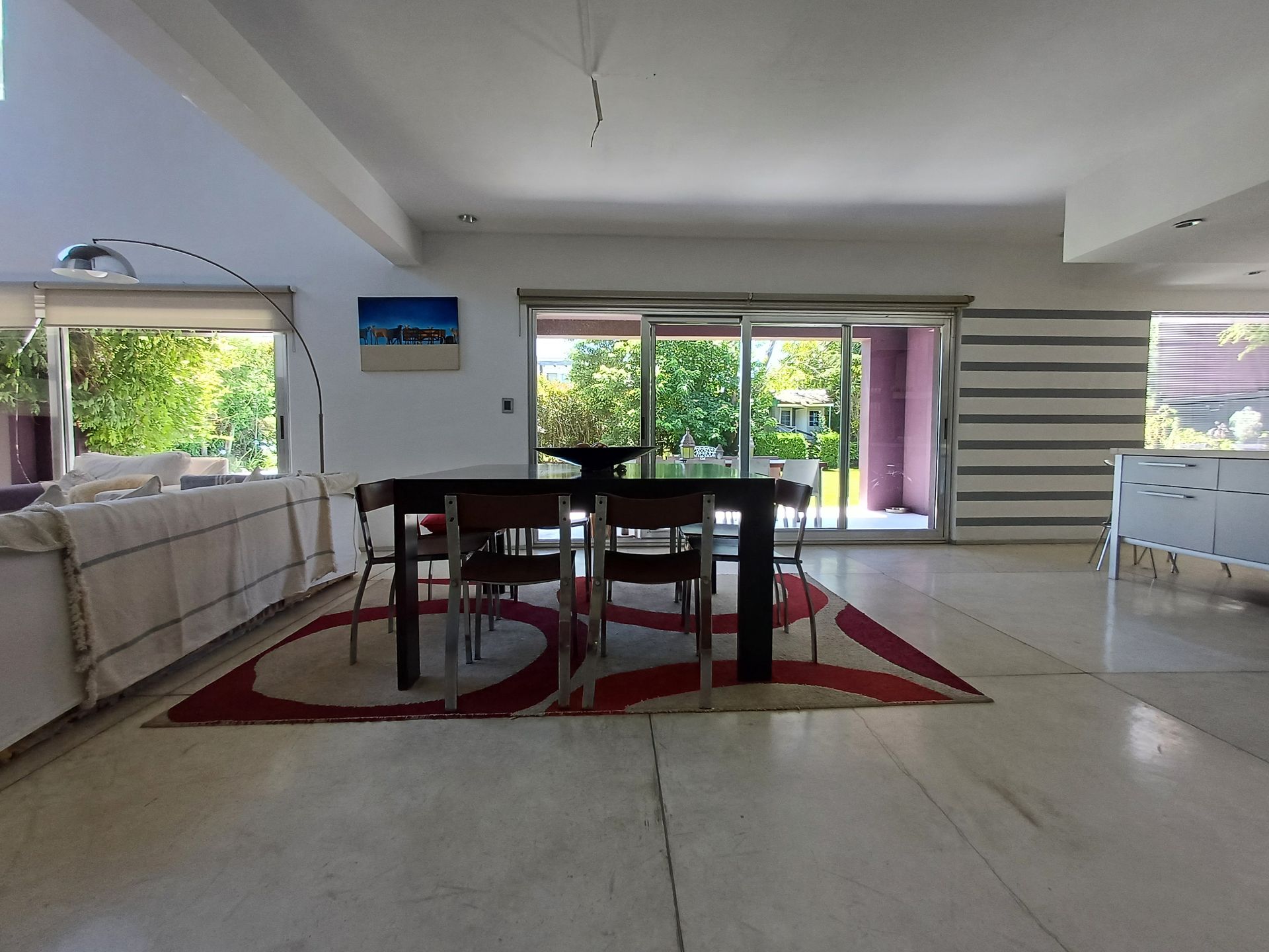 Venta casa moderna en Barrio Laguna del Sol, Tigre