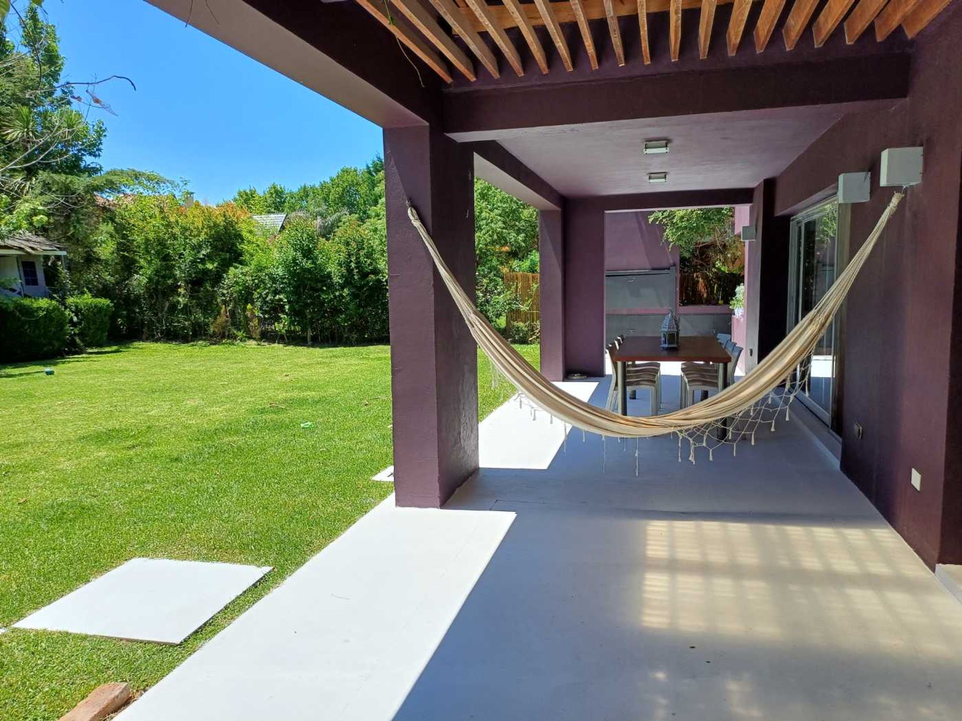 Venta casa moderna en Barrio Laguna del Sol, Tigre