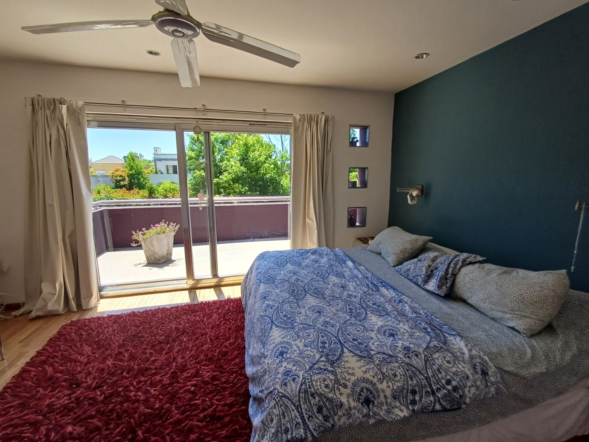Venta casa moderna en Barrio Laguna del Sol, Tigre