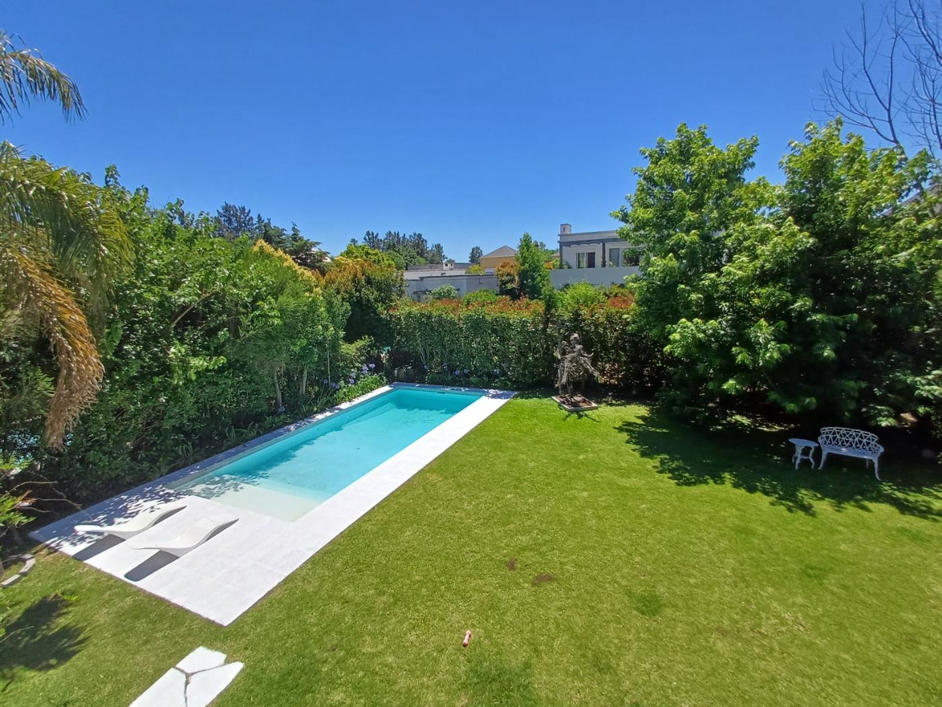 Venta casa moderna en Barrio Laguna del Sol, Tigre