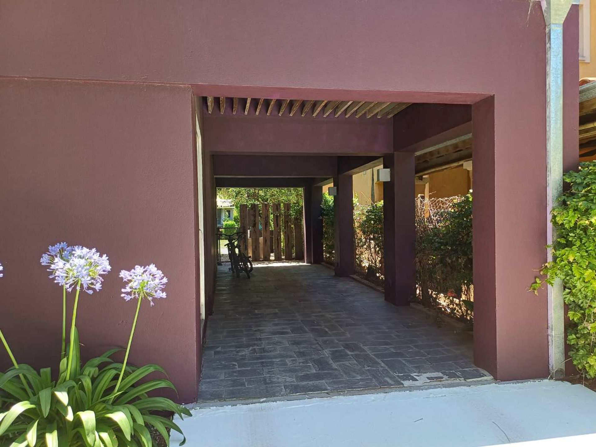 Venta casa moderna en Barrio Laguna del Sol, Tigre