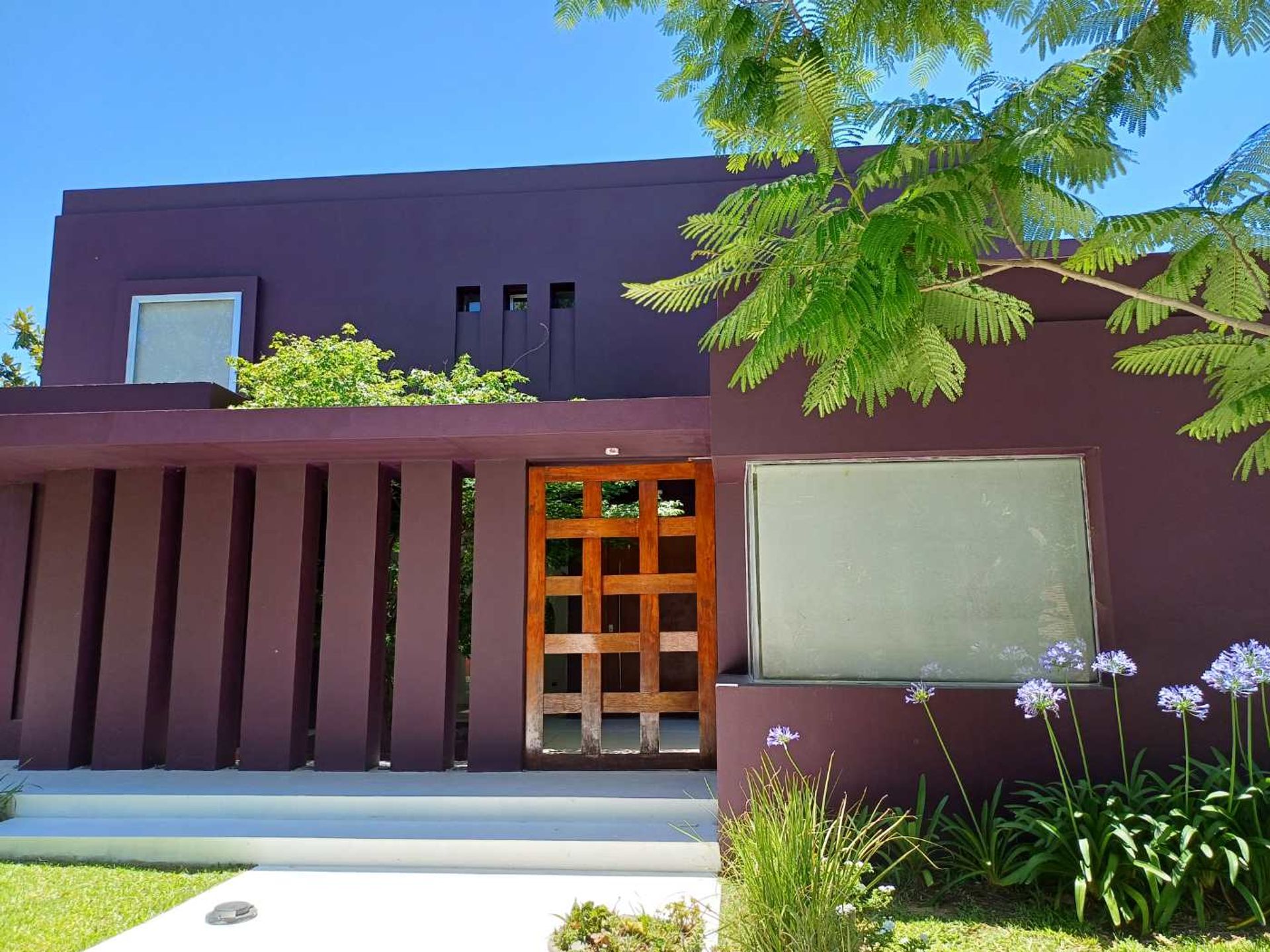 Venta casa moderna en Barrio Laguna del Sol, Tigre