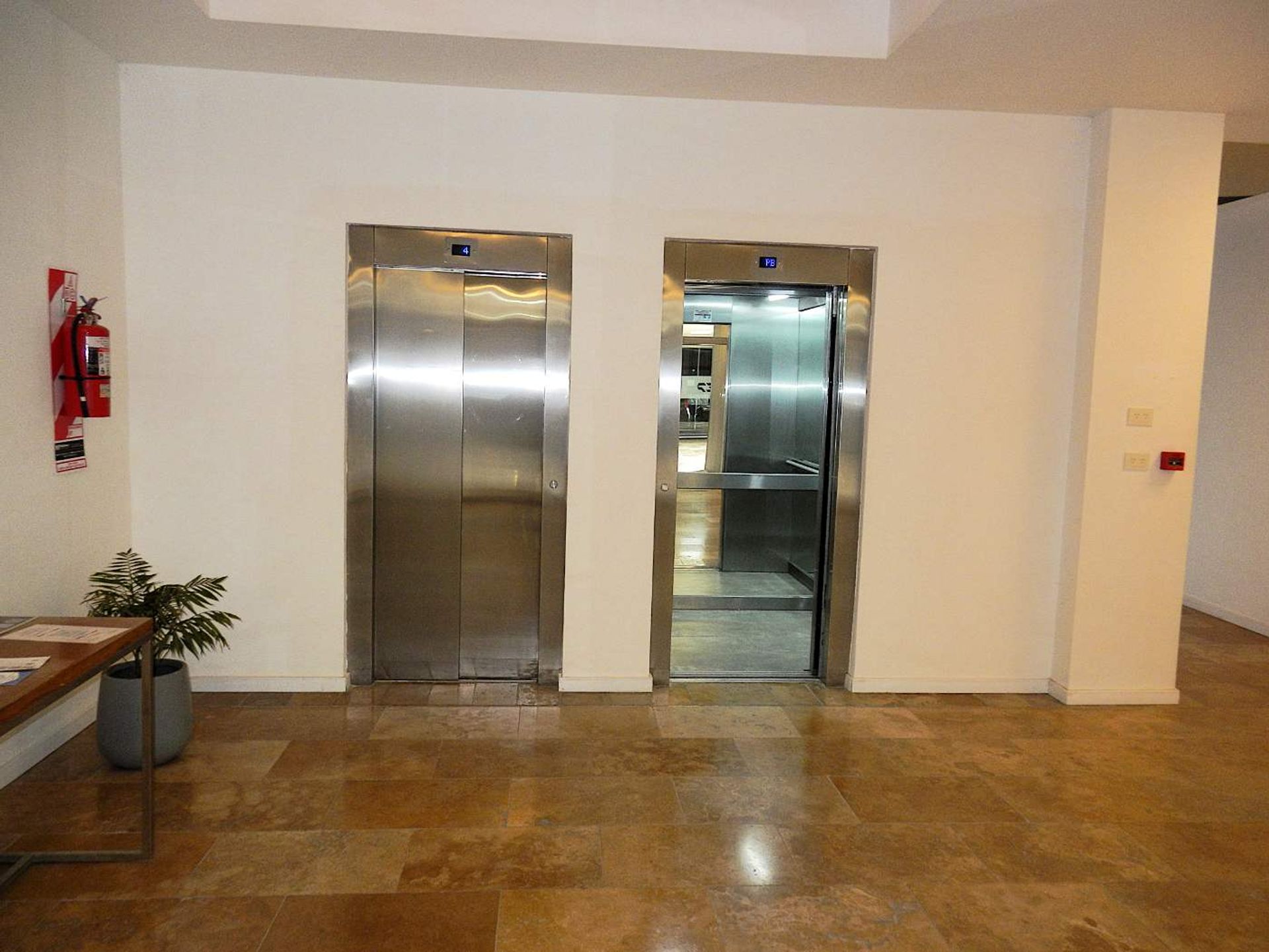 Venta 1 amb. dividido apto prof. 52m2/cochera fija